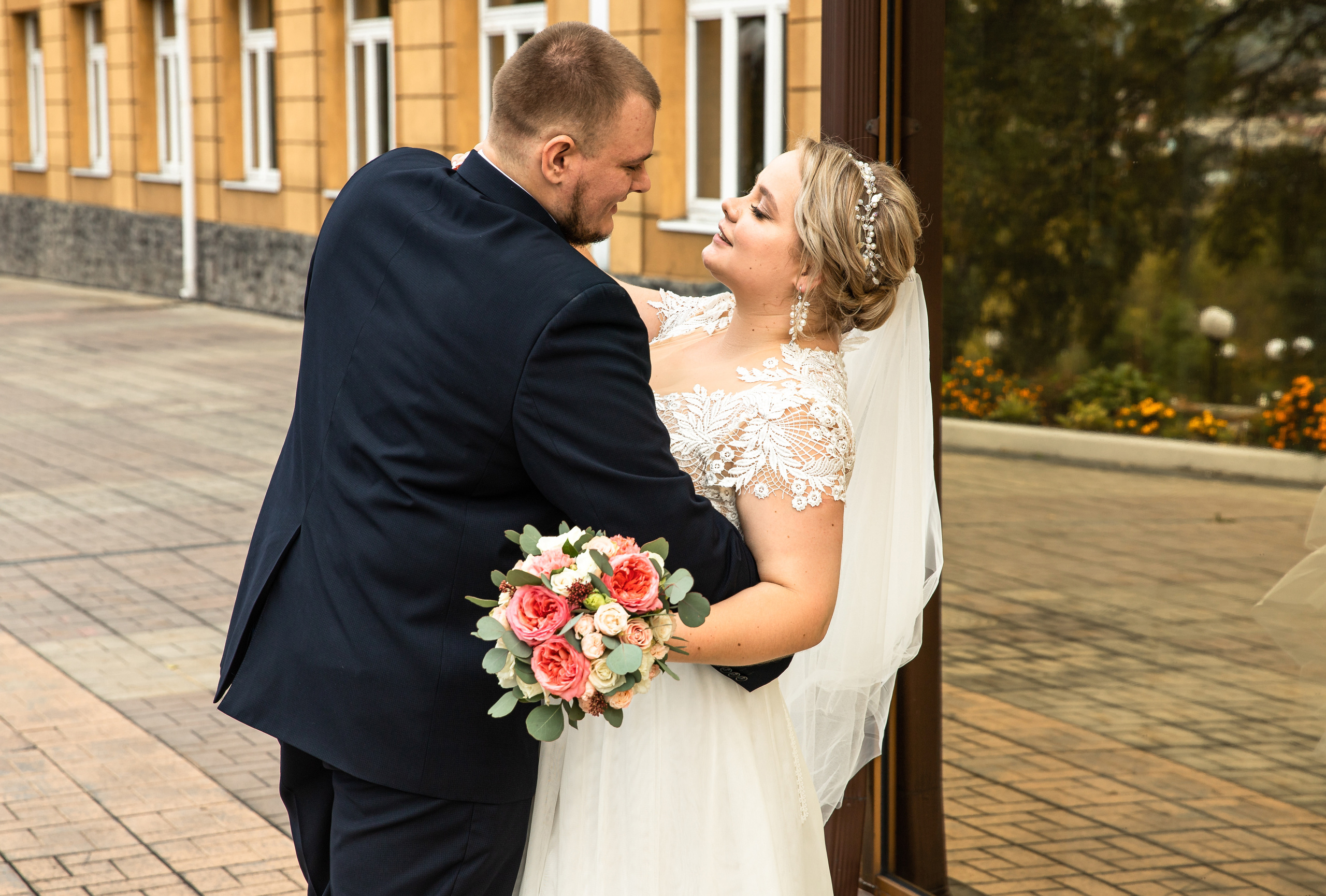Фотосессия Полины с сиренью. Детский семейный фотограф в г. Находка Ольга Коваленко, фотостудия Memories