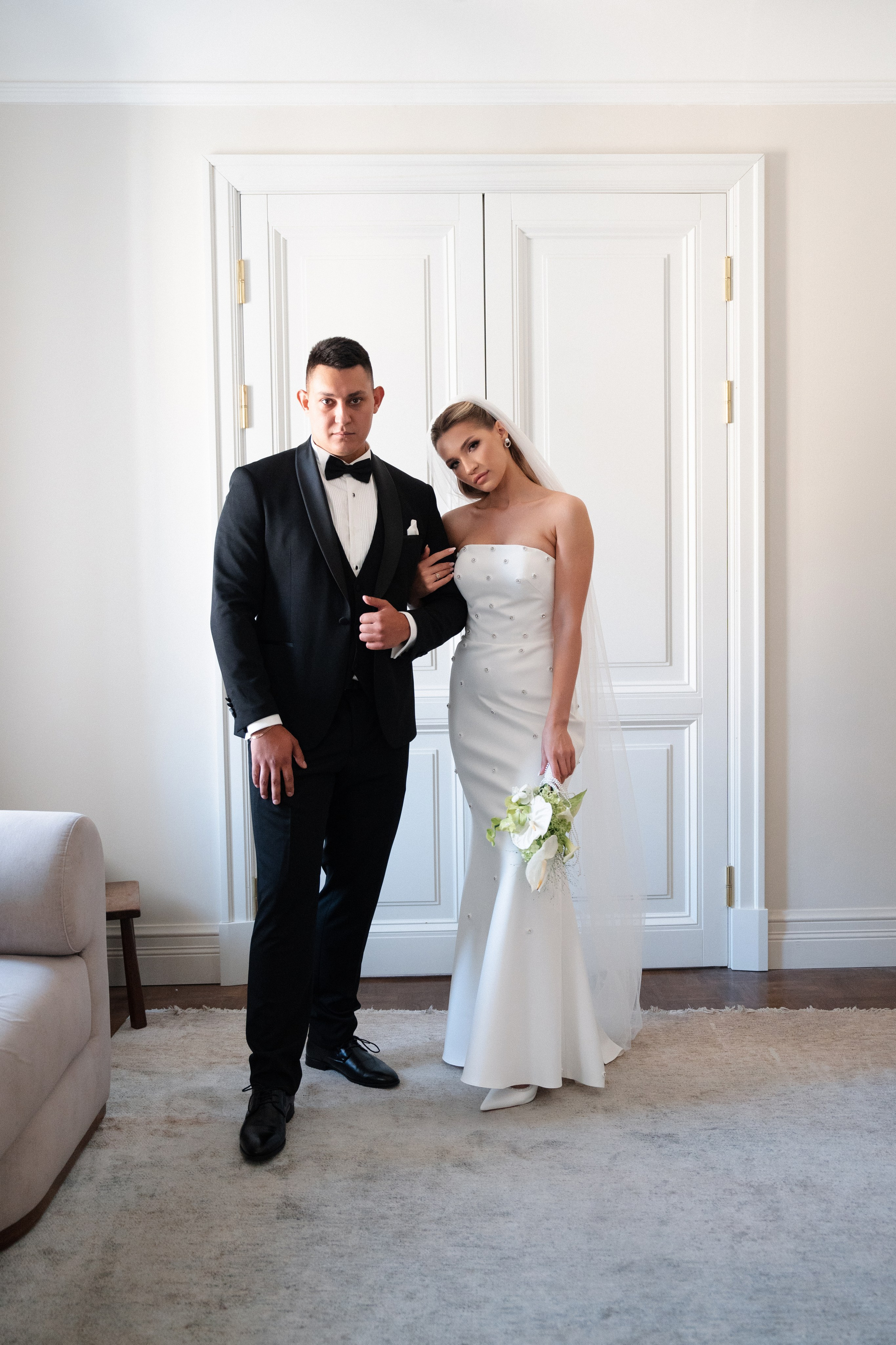 Виктория & Роман. Камерная городская свадьба в видовом ресторане в стиле современная классика. Свадебный фотограф организатор в Санкт-Петербурге Ассоль Опарина