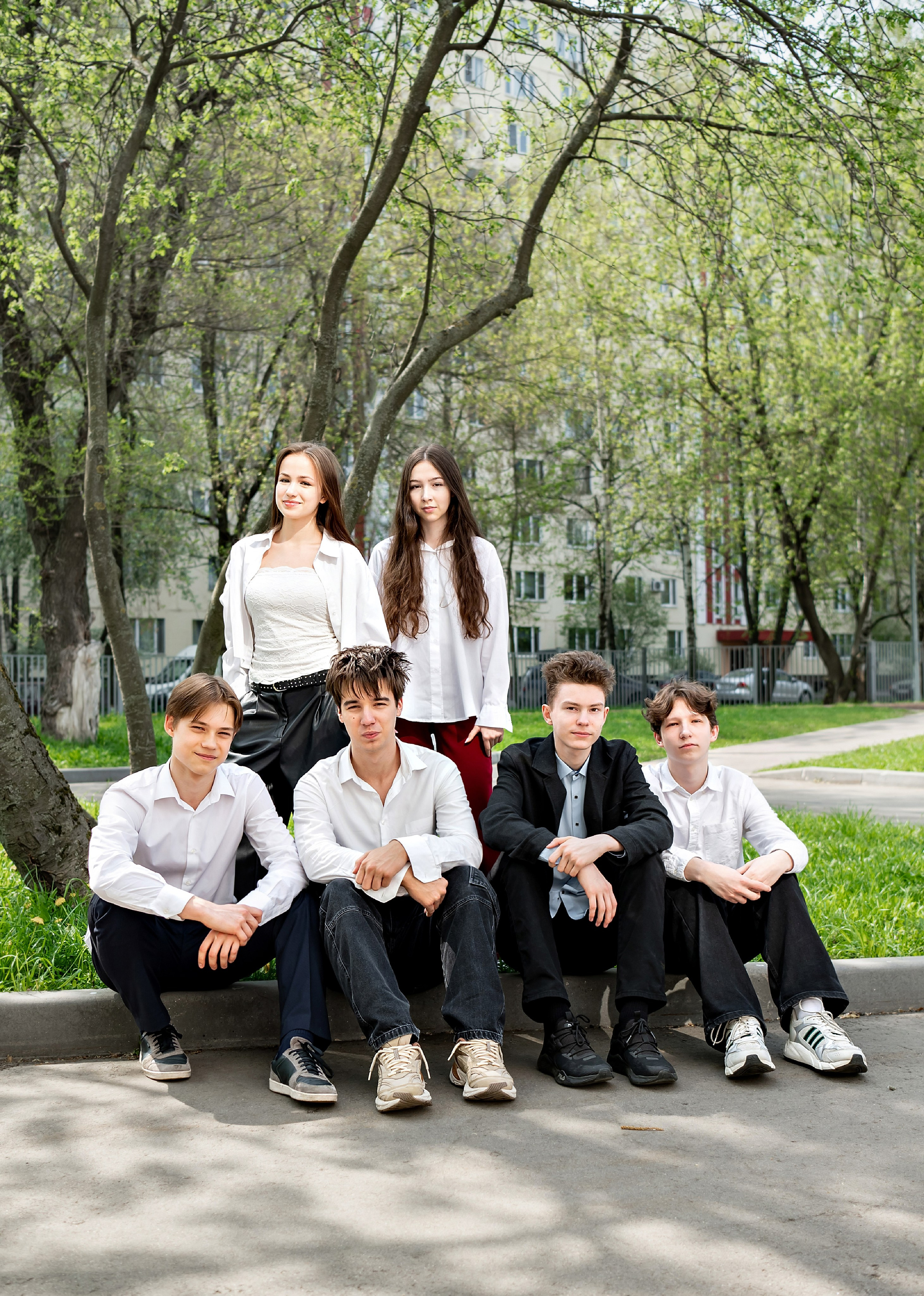 Фотосессия в классе и на территории школы. 9-М класс Школа 1568. Детский и семейный фотограф г. Москва Оксана Катаджи