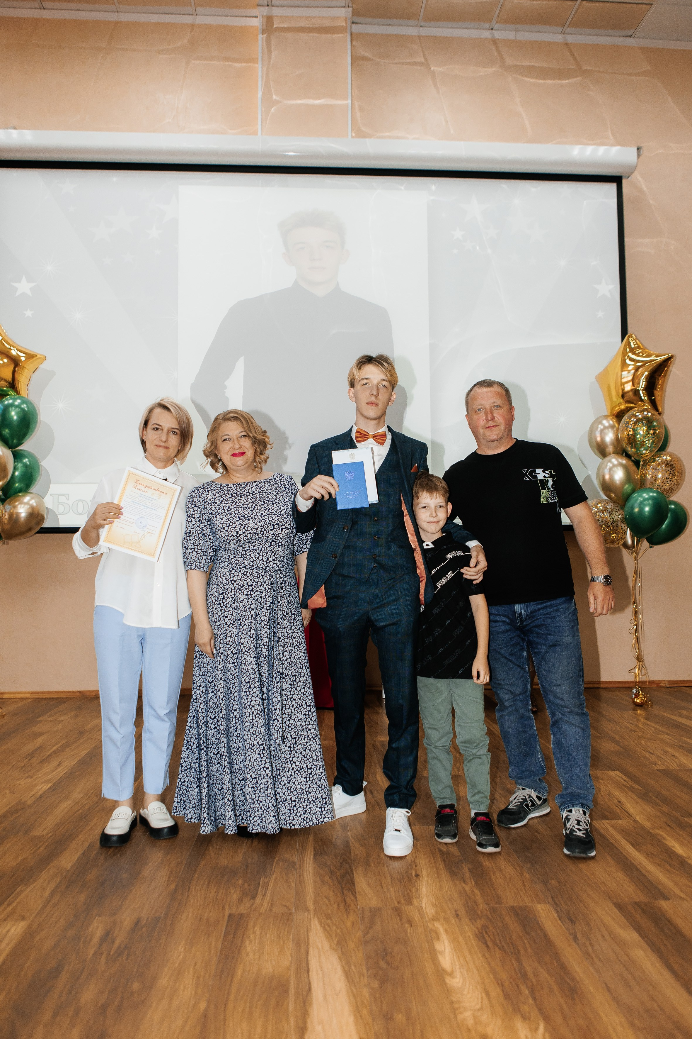 Выпускной Гимназия 12 2024 г. Свадебный и портретный Фотограф в Липецке Дмитрий Котюков