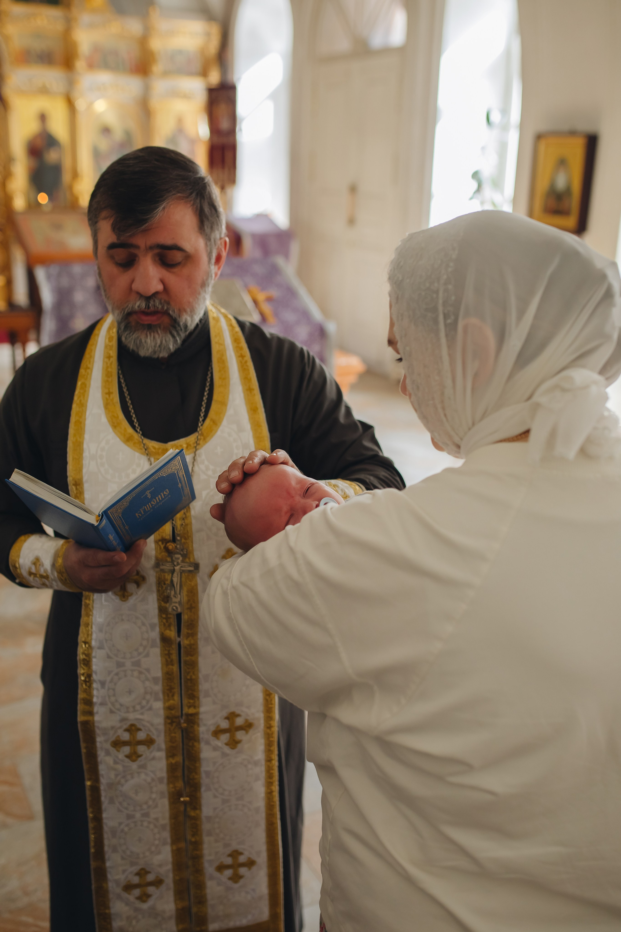 Крещение в светлом Храме. Семейный и детский фотограф в Москве Дорогова Екатерина