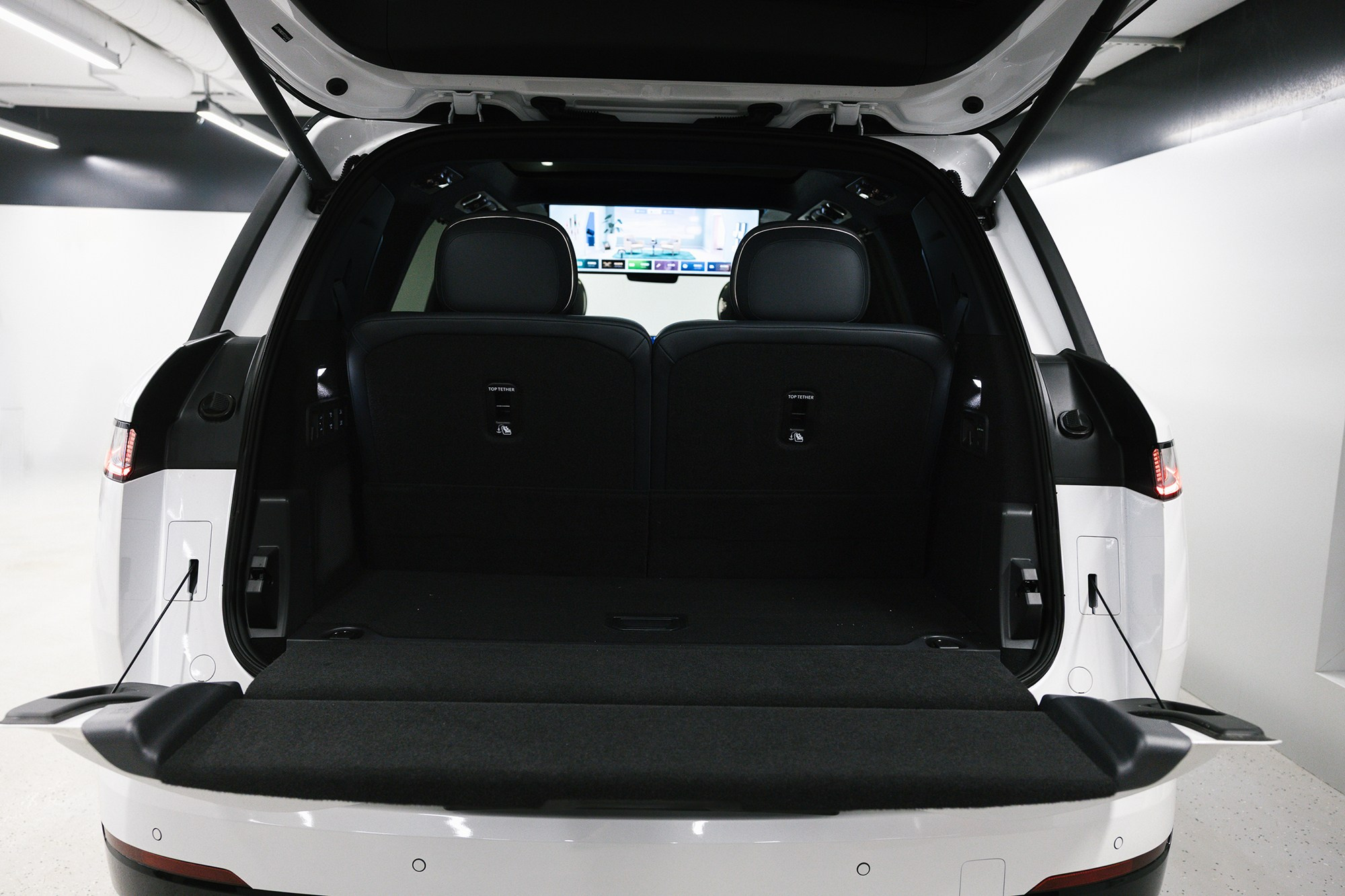 Lynk & Co 900 Ultra 2,0hyb 4WD AT (734 л. с.). Автосалон «Х-Авто»