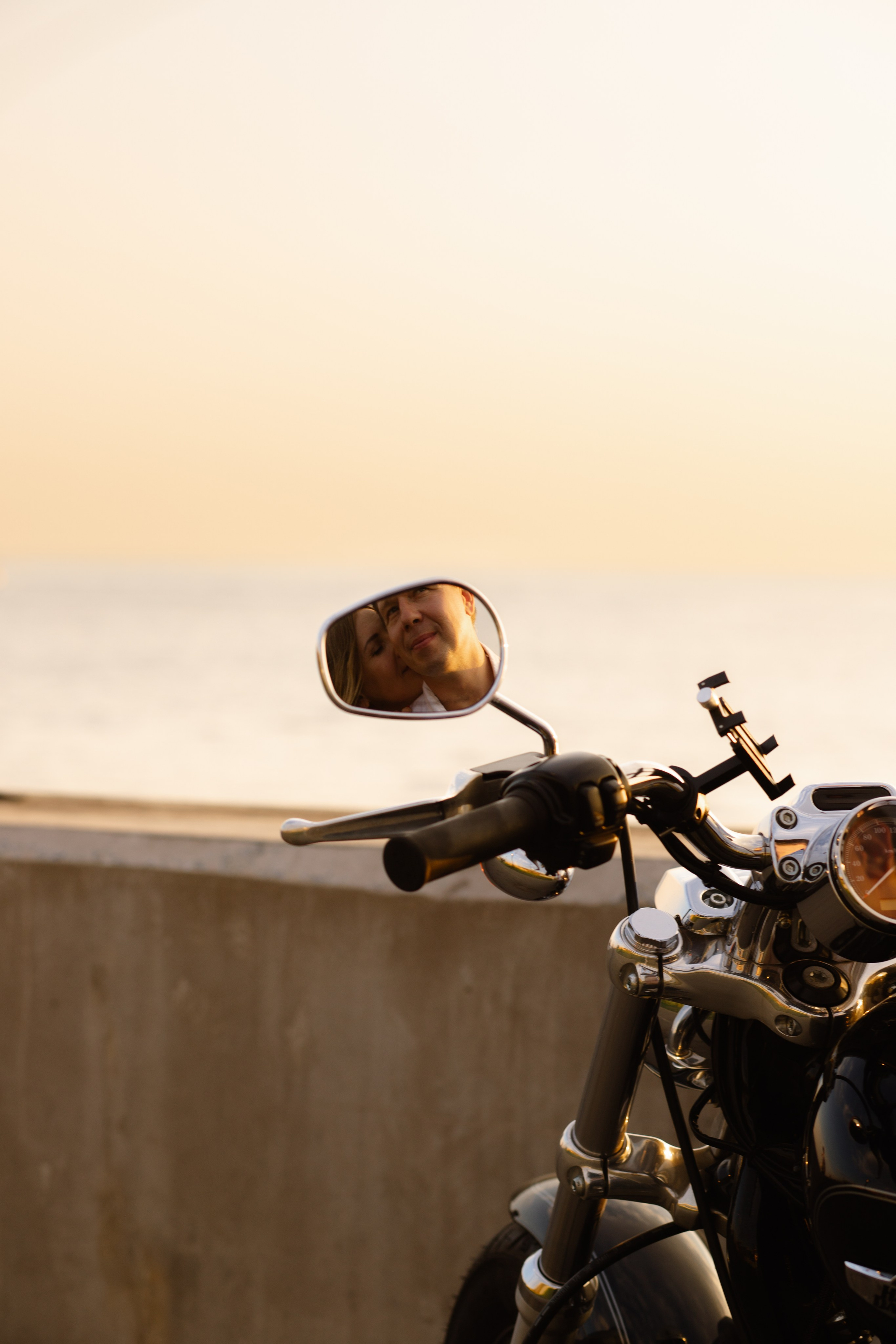 Фотосессия Love story Лахта на закате с мотоциклом. Фотограф в Санкт-Петербурге, Анна Скворцова