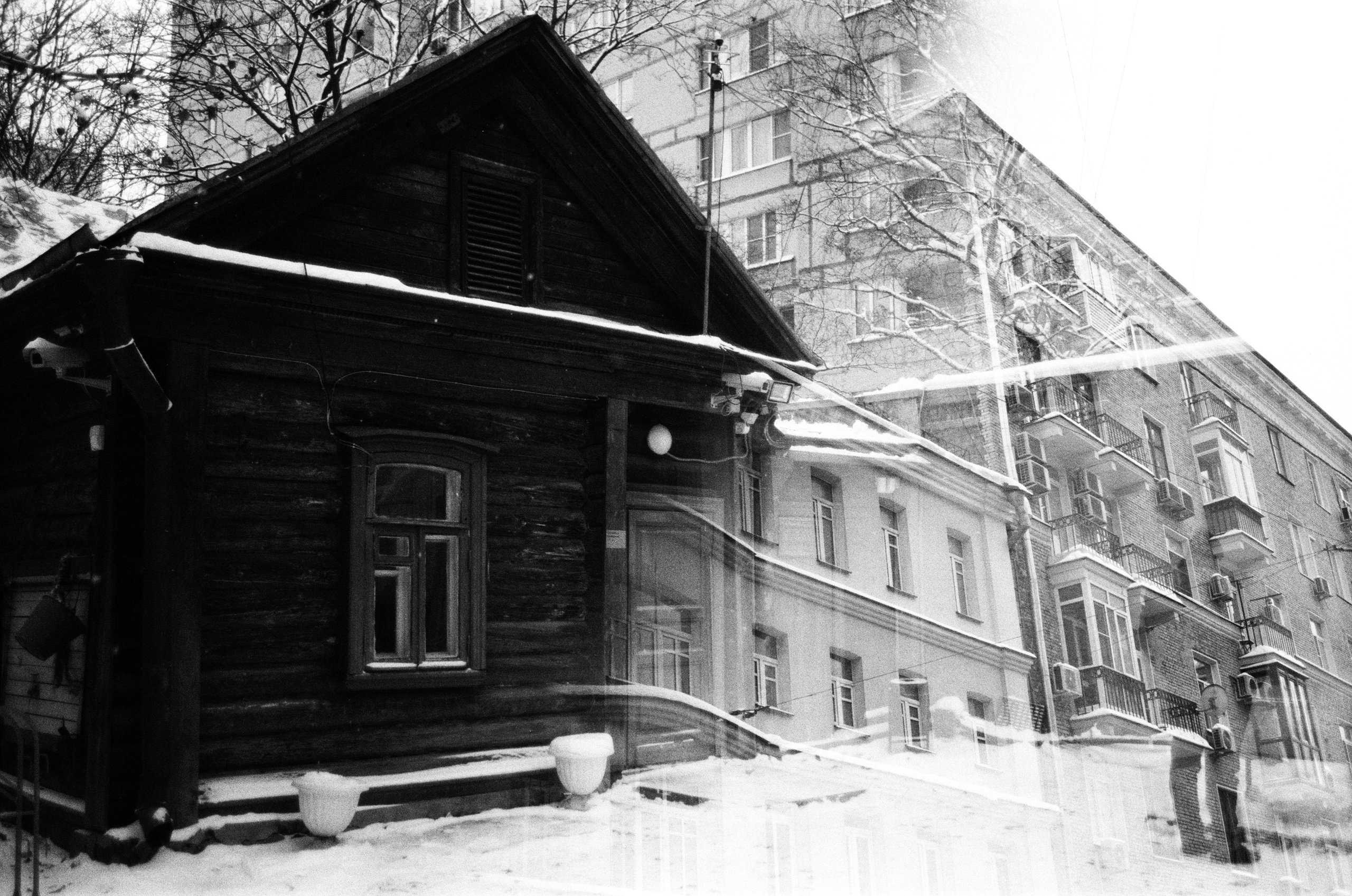 УХОДЯ, ГАСИТЕ СВЕТ. SUVDO