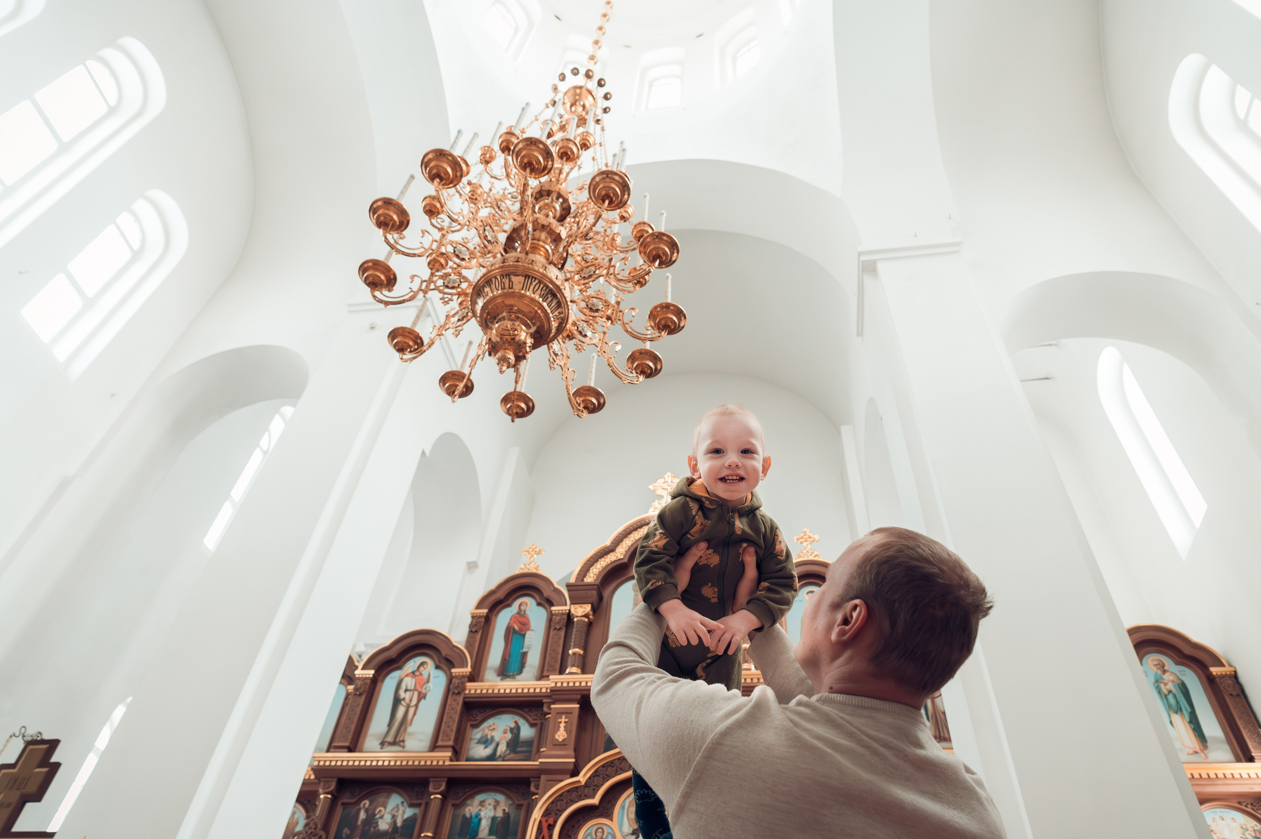 Фотограф в храме. Дарья Нетреба Фотограф на Крещение, Венчание Псков и область