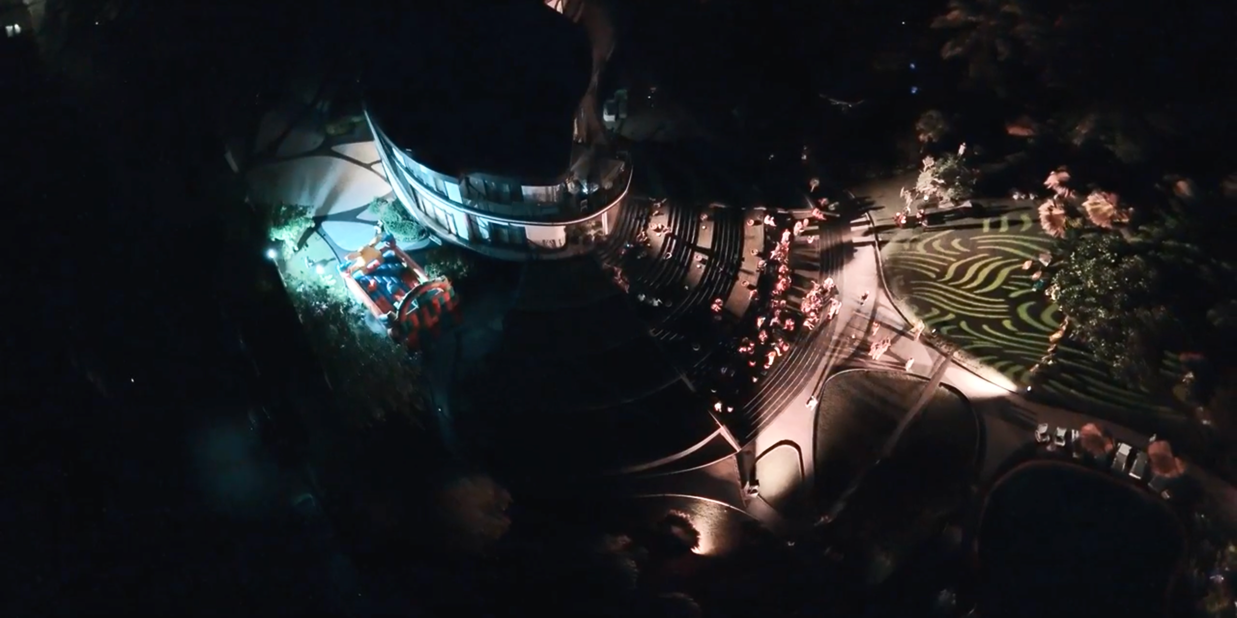 Организация мероприятий в Азии: концерты, вечеринки, бизнес-ужины, конференции. Аренда сценического оборудования, светодиодных экранов. CREATIVE SHELL АЗИЯ