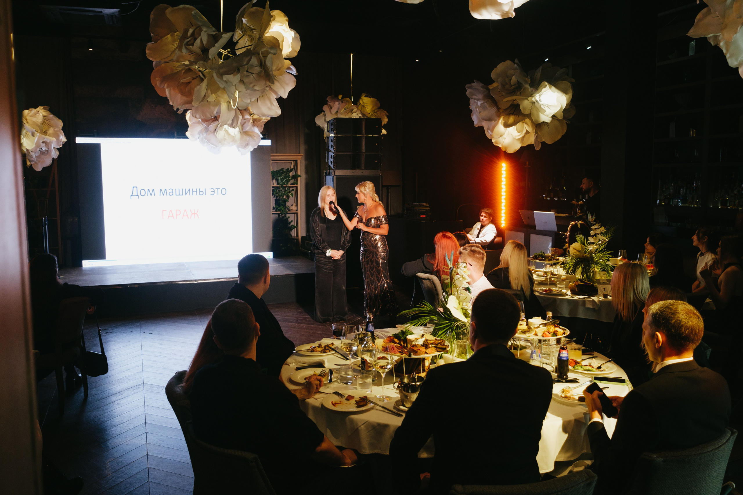 Корпоратив в Сириусу (Адлер) 10 лет компании. Свадебный фотограф Денис Ожигин в Краснодаре и крае. Эмоциональная и стильная съемка вашего дня