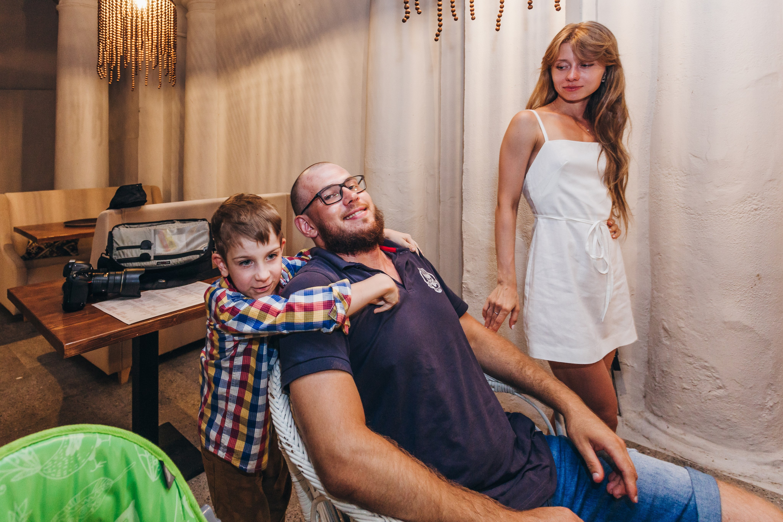 День рождение в уютном ресторане. Фотограф Денис Денисов