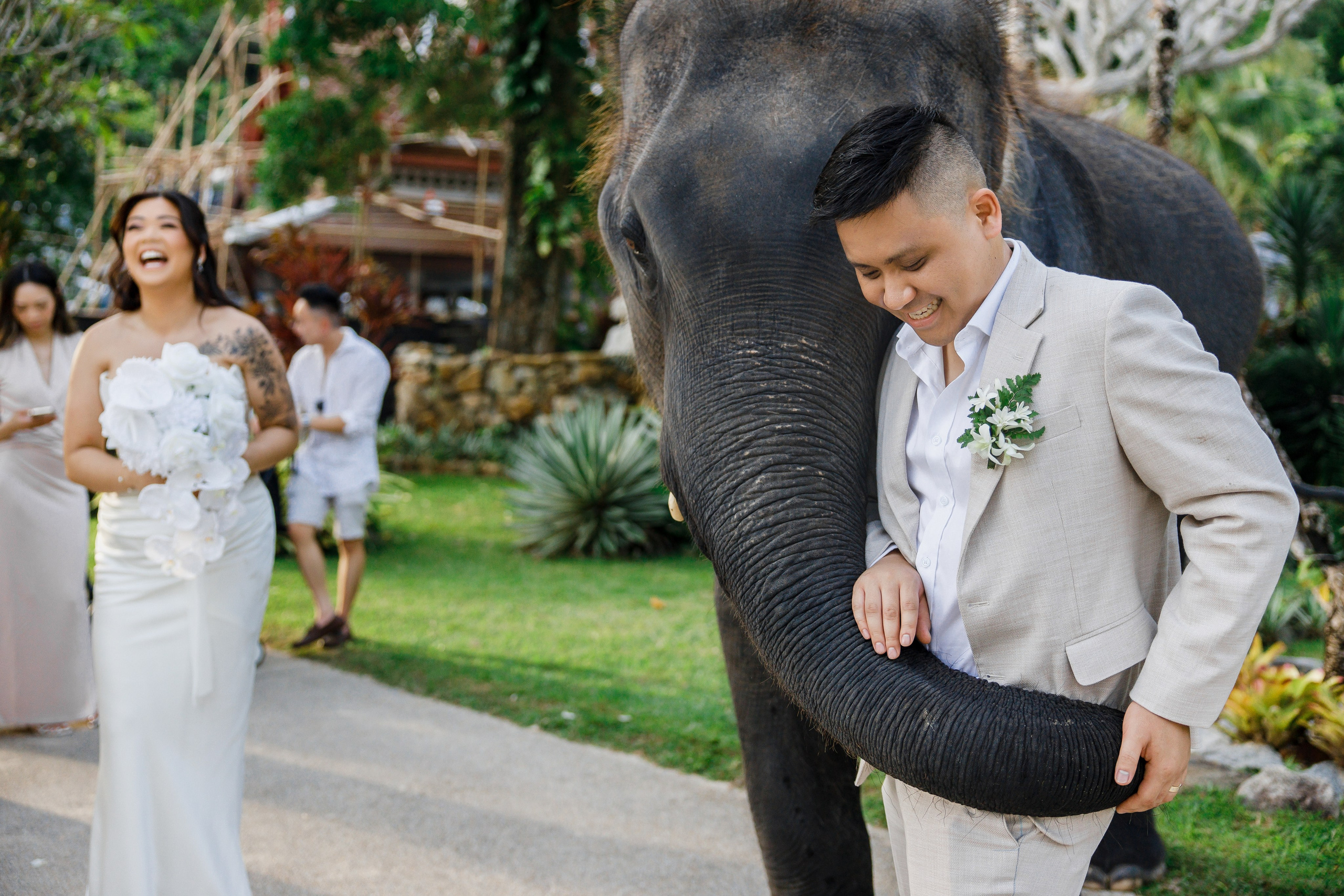 Wedding in Phuket at the Thavorn Hotel. Photographer in Phuket. Photographer Thailand