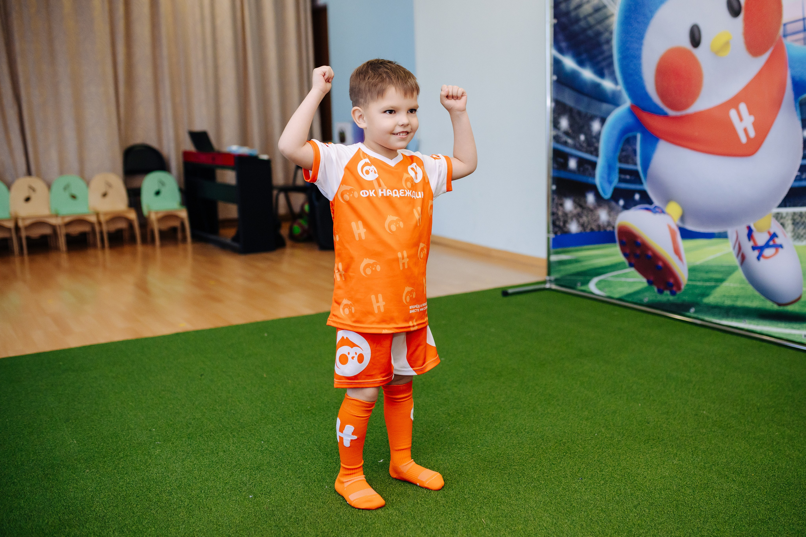 Фотосессия с кубком в детских садах г. Магнитогорска. Денис Прохоров Фотограф в г. Магнитогорск