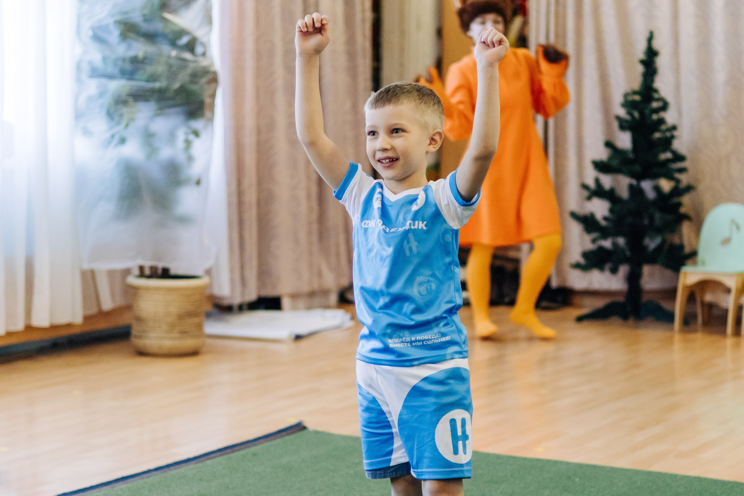 Фотосессия с кубком в детских садах г. Магнитогорска. Денис Прохоров Фотограф в г. Магнитогорск