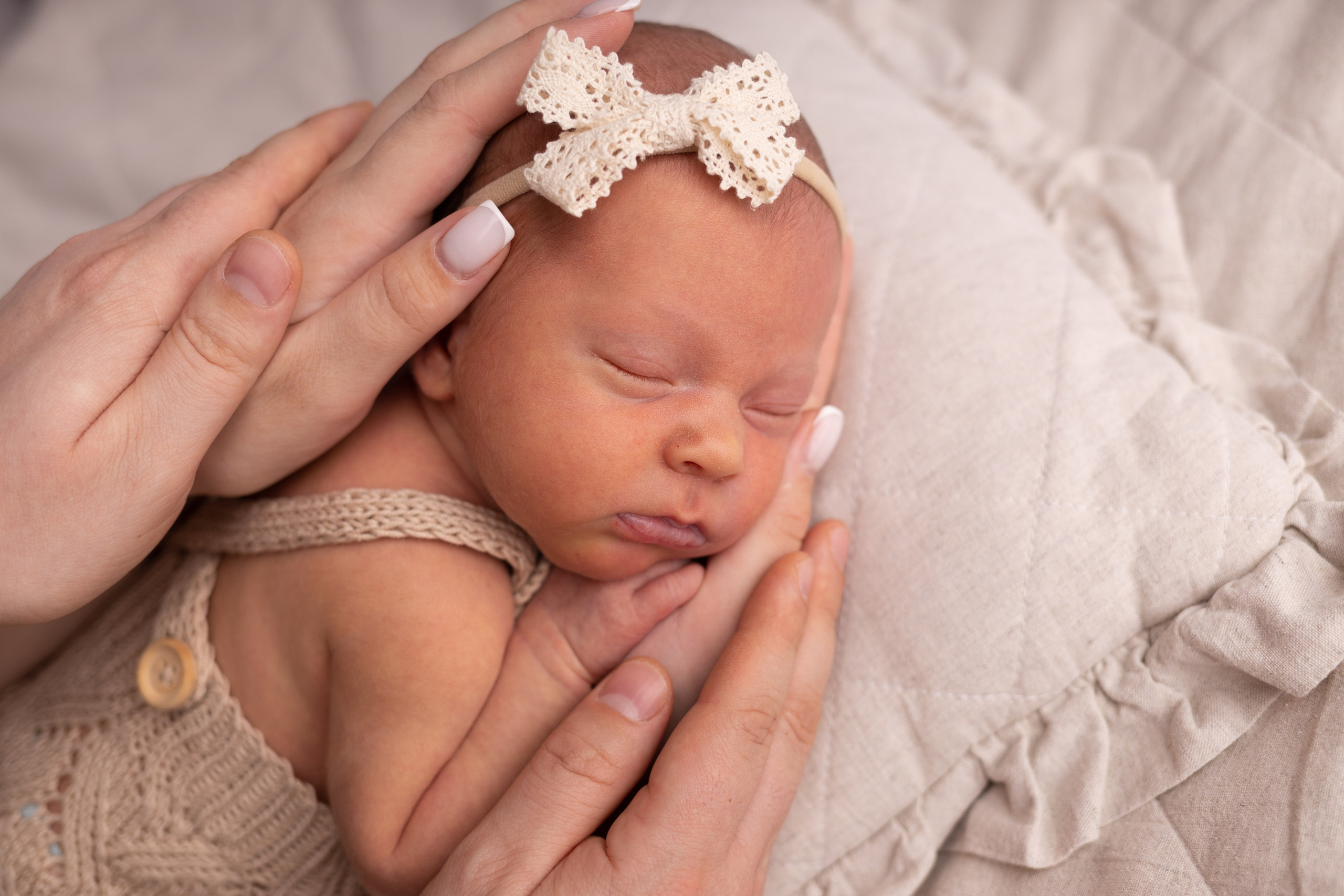 Newborn съемка в стиле Лайф. Фотограф новорожденных малышей в Омске и Омской области Эльвира Камаева