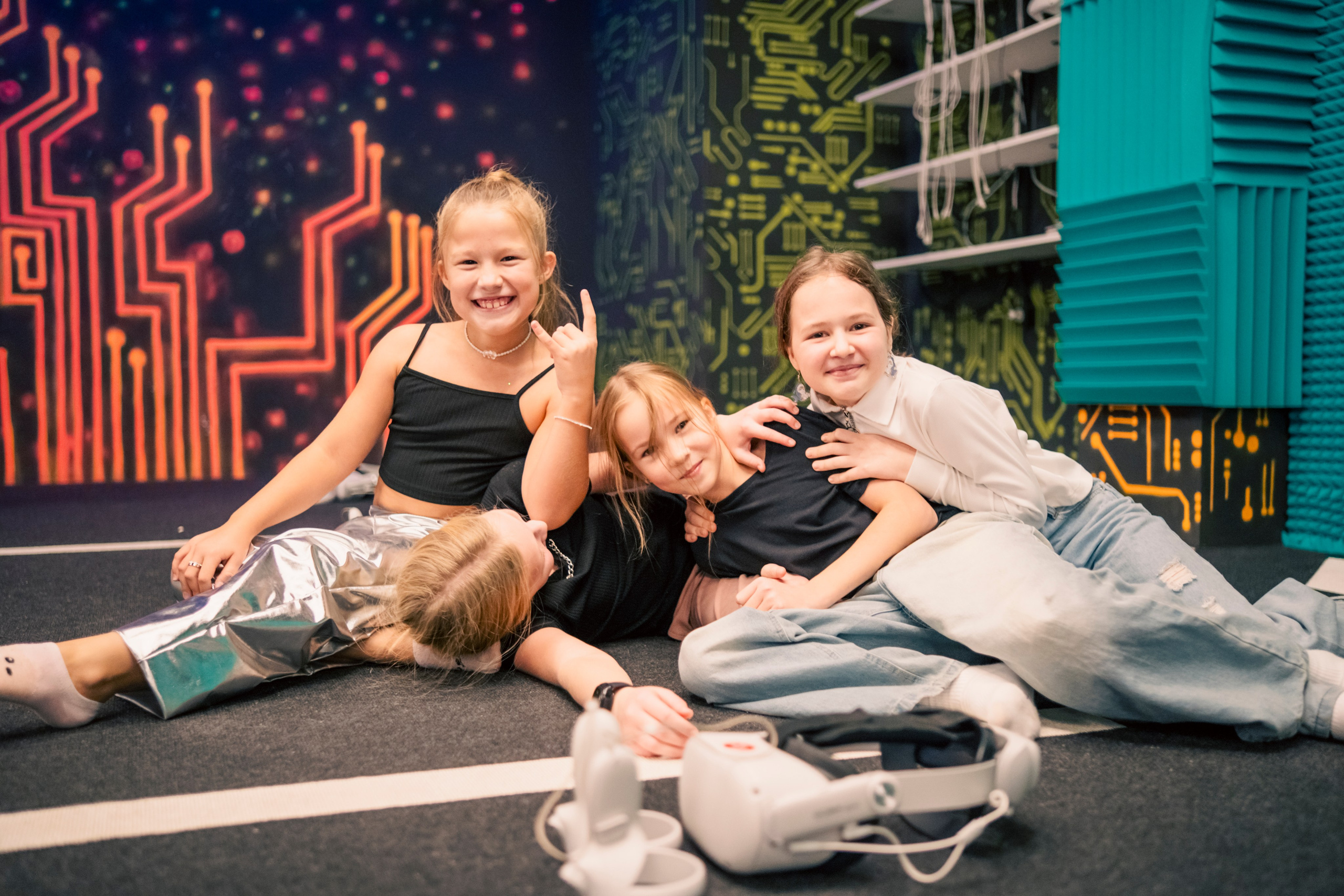 VR (September-October 2024). Felixtones