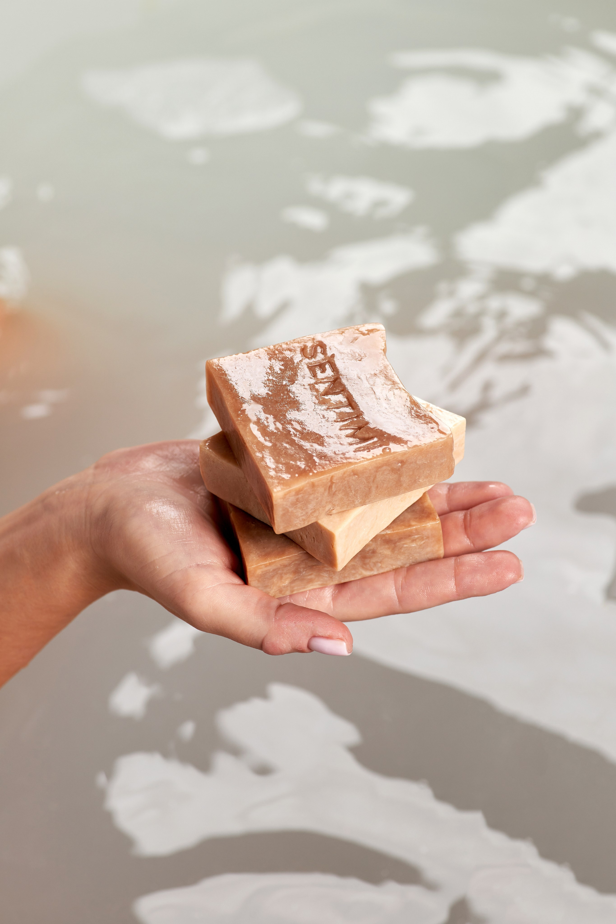 Косметический бренд «SENTIMI». Выведите свои товары на новый уровень с профессиональной предметной фотографией. Предметный фотограф Юлия Кравченко