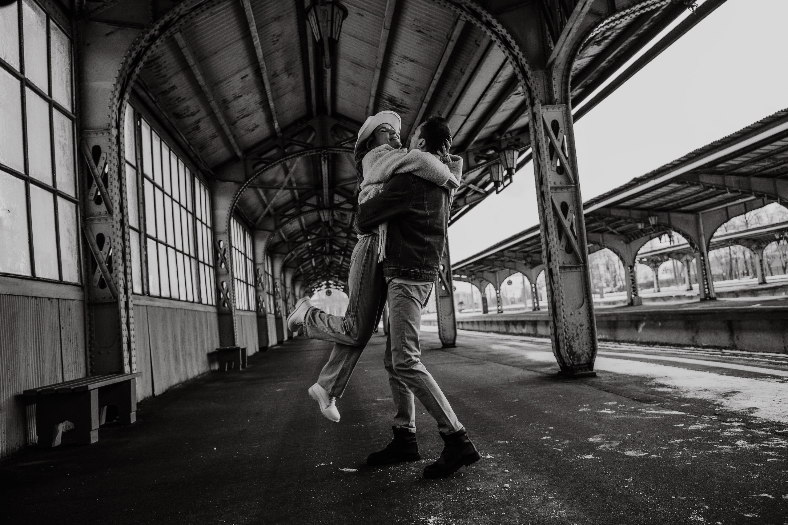 Даша & Рома. Витебский вокзал. Свадебный и семейный фотограф Пушкин Царское Село СПБ Питер Санкт-Петербург и Рязань Ольга Козлова