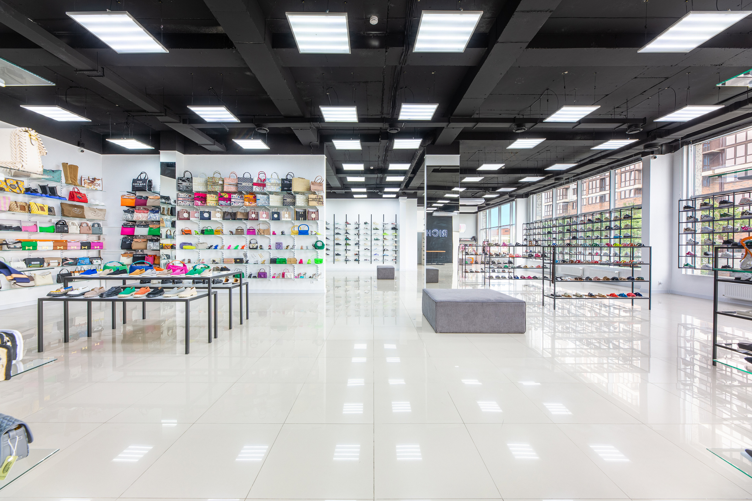 Renatphoto-Фотосъёмка магазина обуви. Профессиональная фотосъёмка интерьеров, предметная фотосессия еды для меню г. Анапа