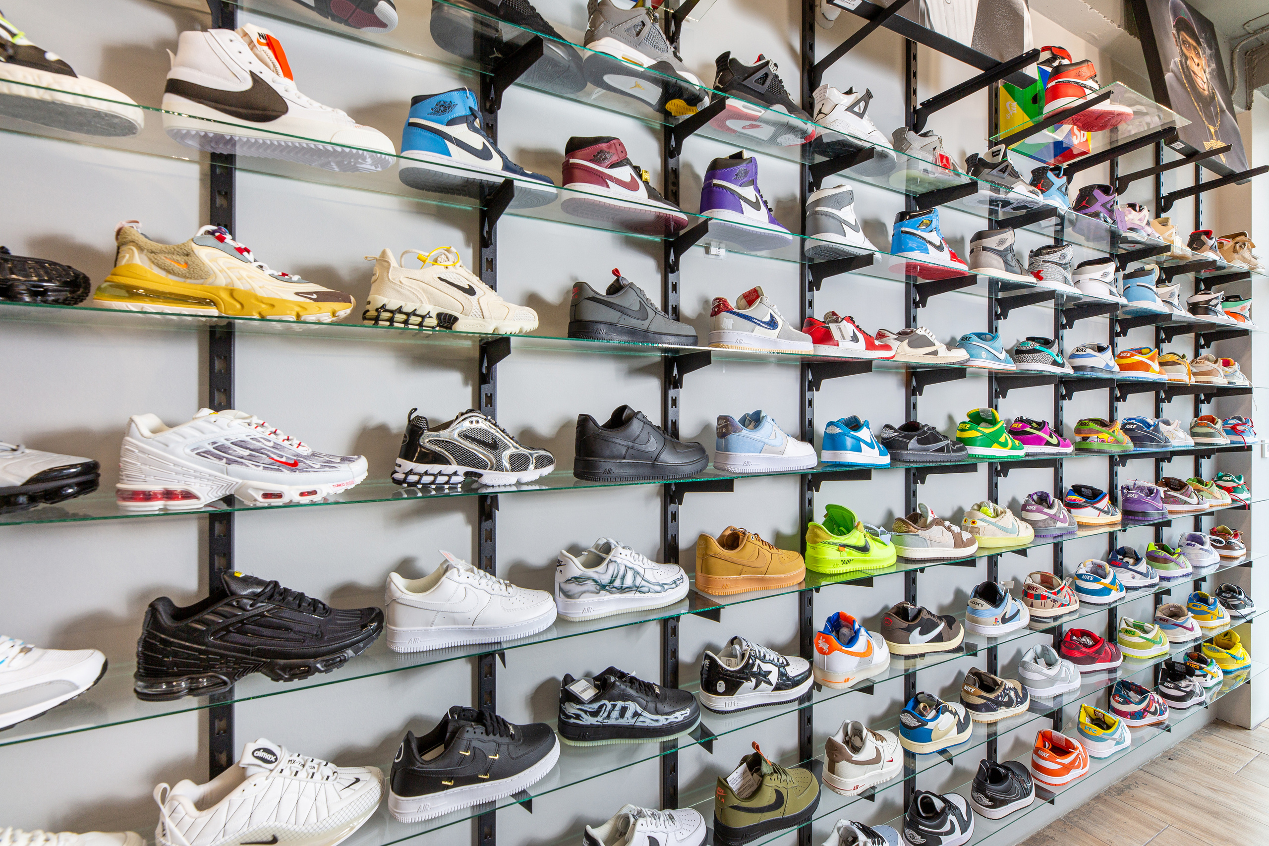 Renatphoto-Фотосъёмка магазина обуви. Профессиональная фотосъёмка интерьеров, предметная фотосессия еды для меню г. Анапа