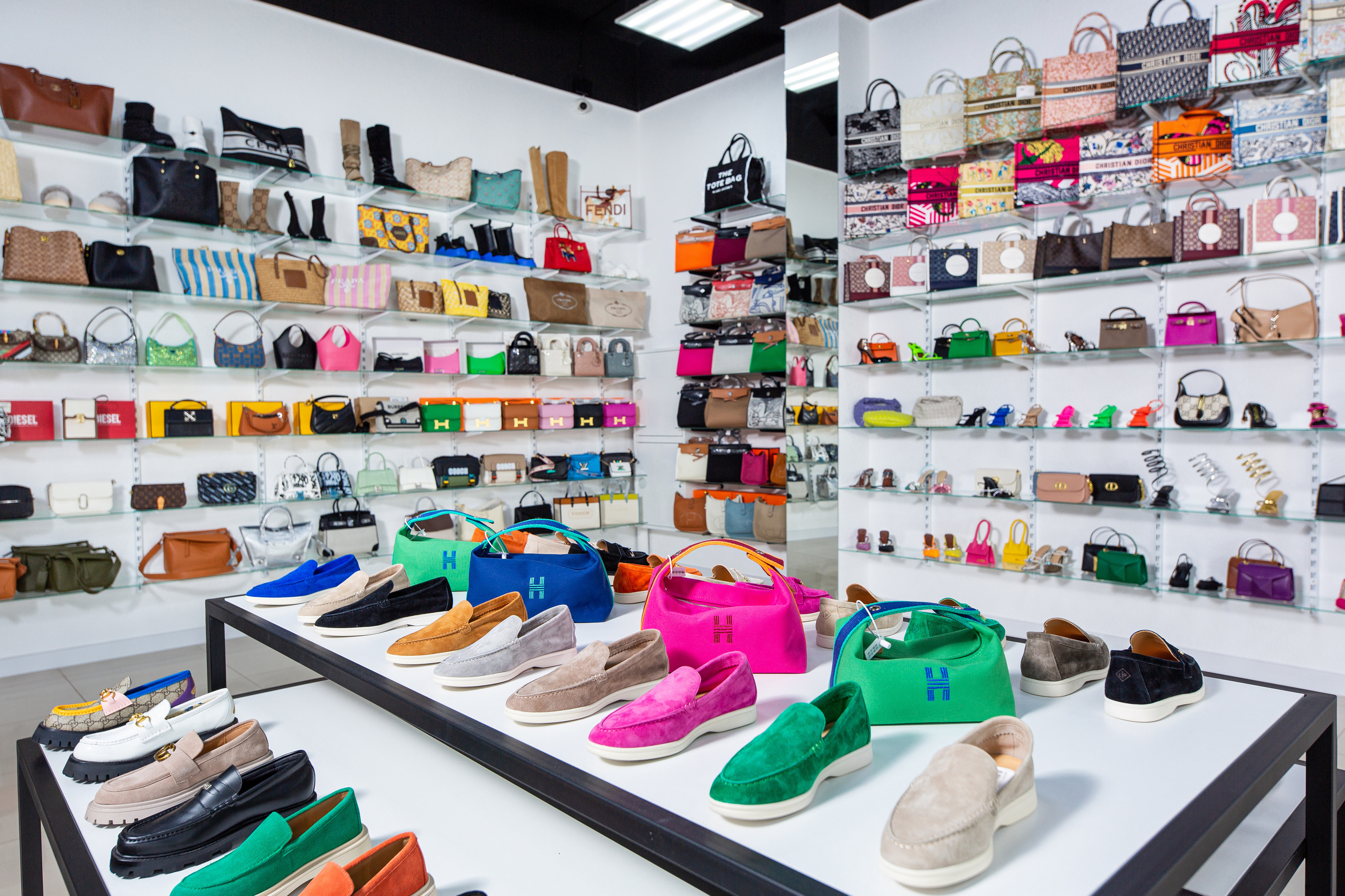 Renatphoto-Фотосъёмка магазина обуви. Профессиональная фотосъёмка интерьеров, предметная фотосессия еды для меню г. Анапа