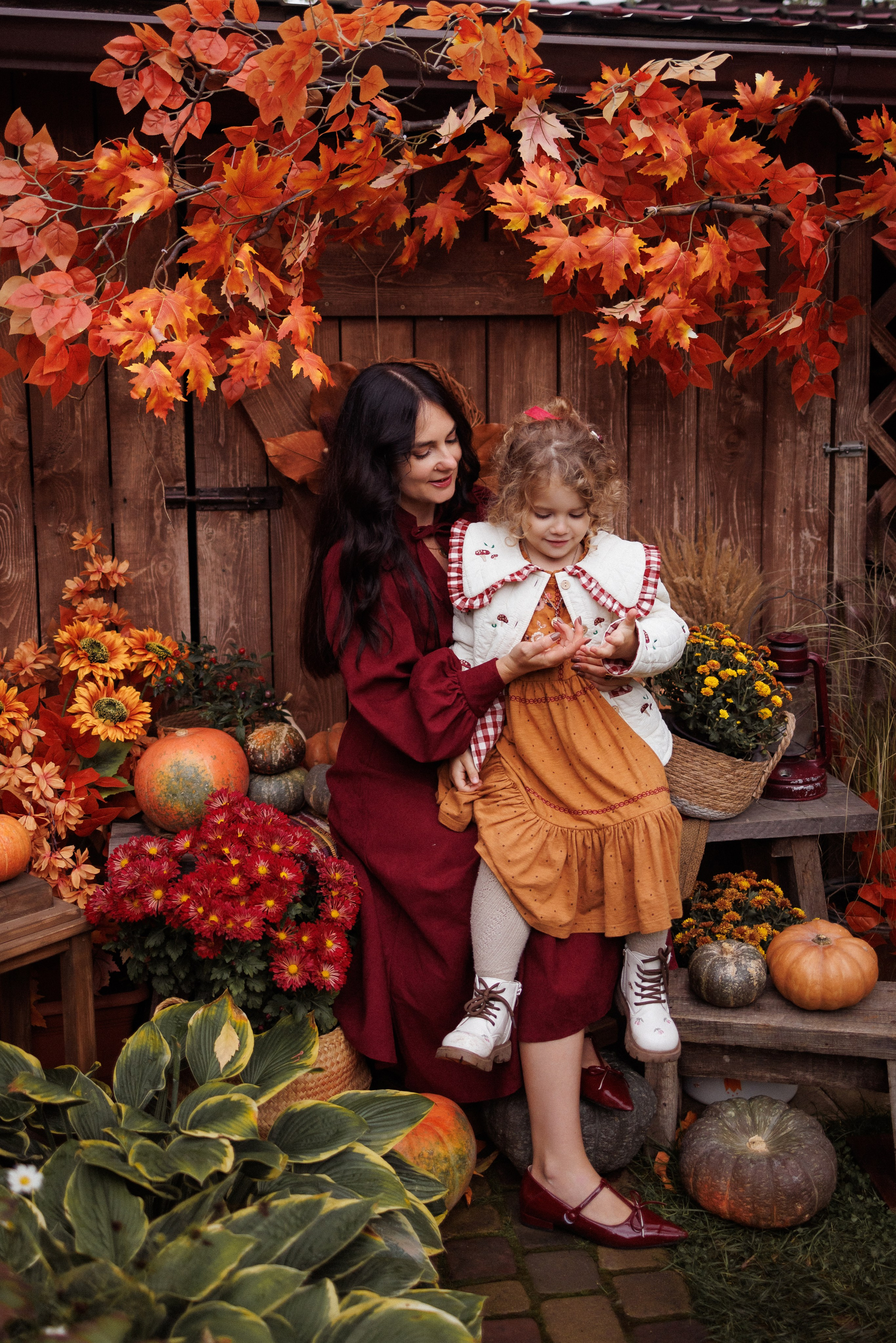 Семейная фотосессия в осенних декорациях фотостудии «Теплица», город Краснодар. Семейный и детский фотограф в Краснодаре Анна Трашкова