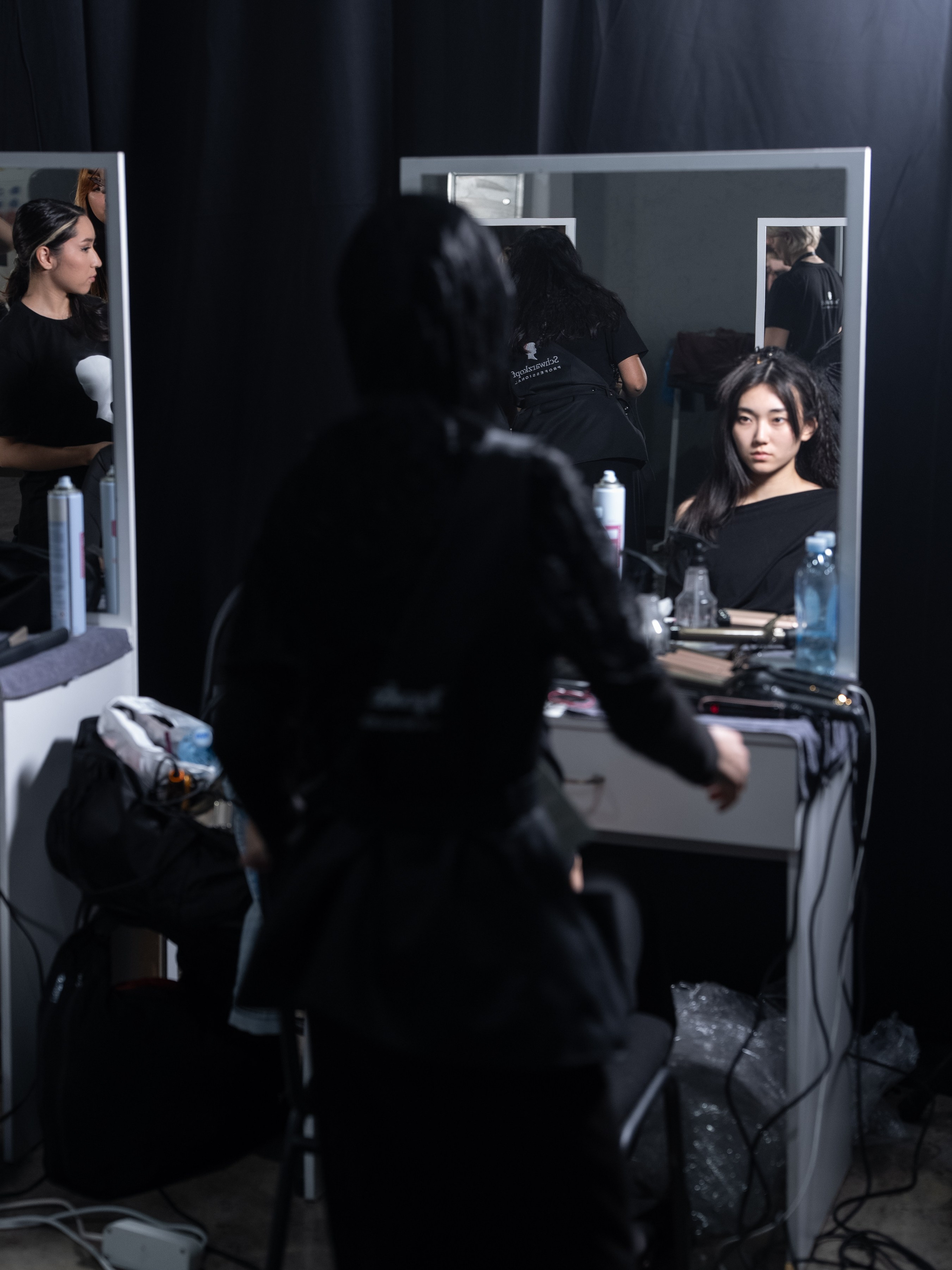 Visa Fashion Week Pre-Fall 2026 April BackStage Day 1. Сайт Алматинского НЮ АРТ, будуар и фэшн фотографа Дениса Карпенко