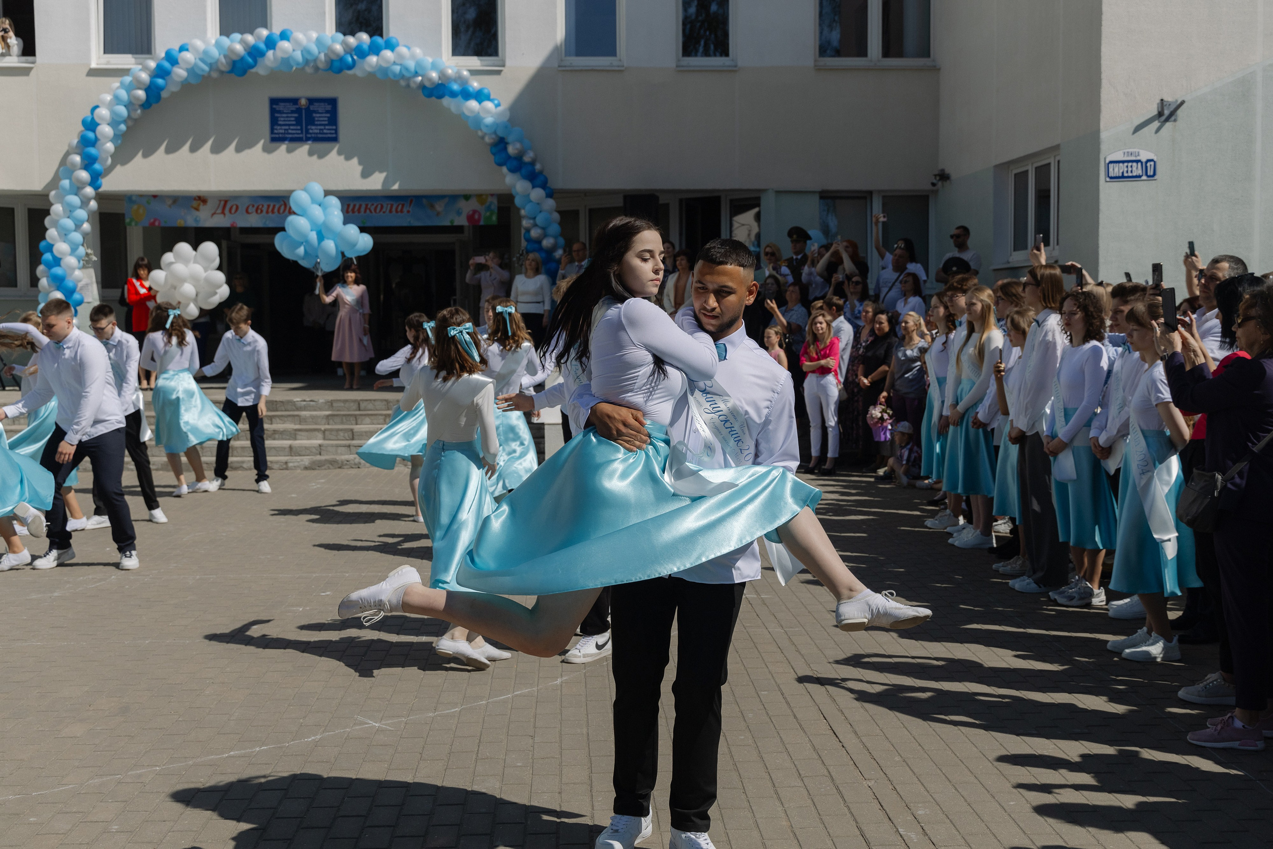 Последний звонок 2024. Свадебный фотограф в Минске/Беларуси Сергей Спиридонов