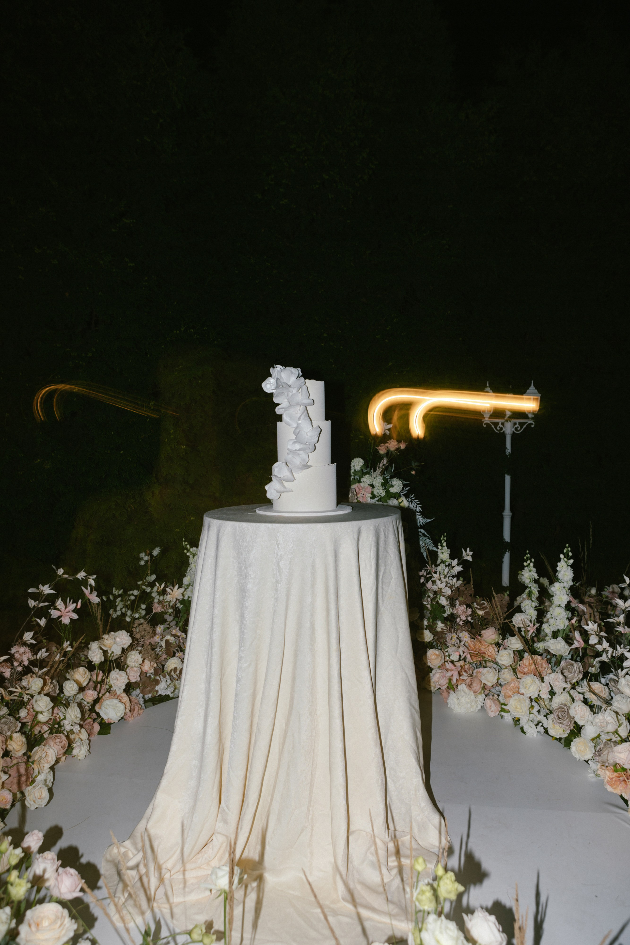 Вика и Ваня. Эстетичный свадебный репортаж в любом городе страны