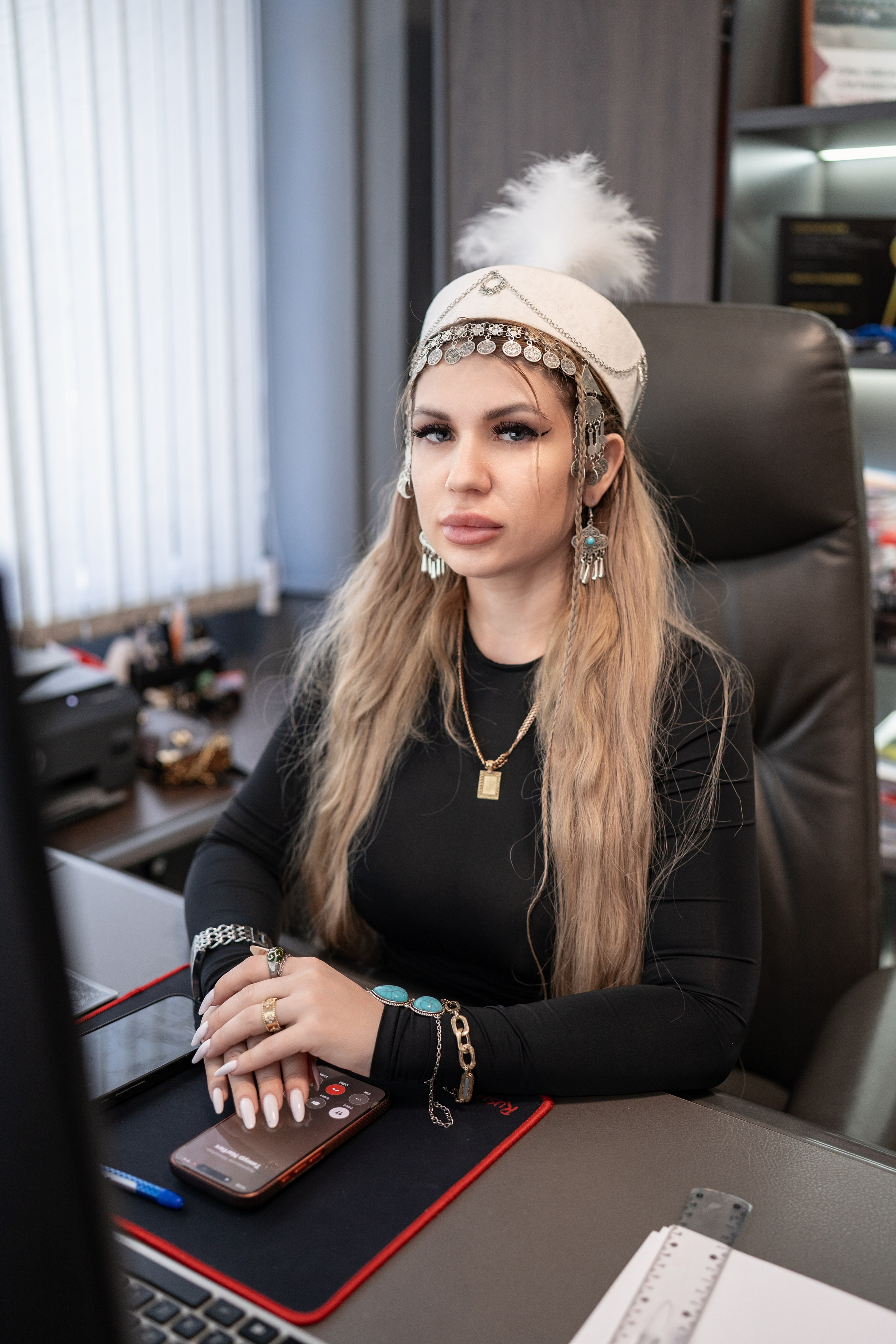 Бизнес портрет для женщин АКМ-Метиз. Семейный фотограф, женский фототерапевт