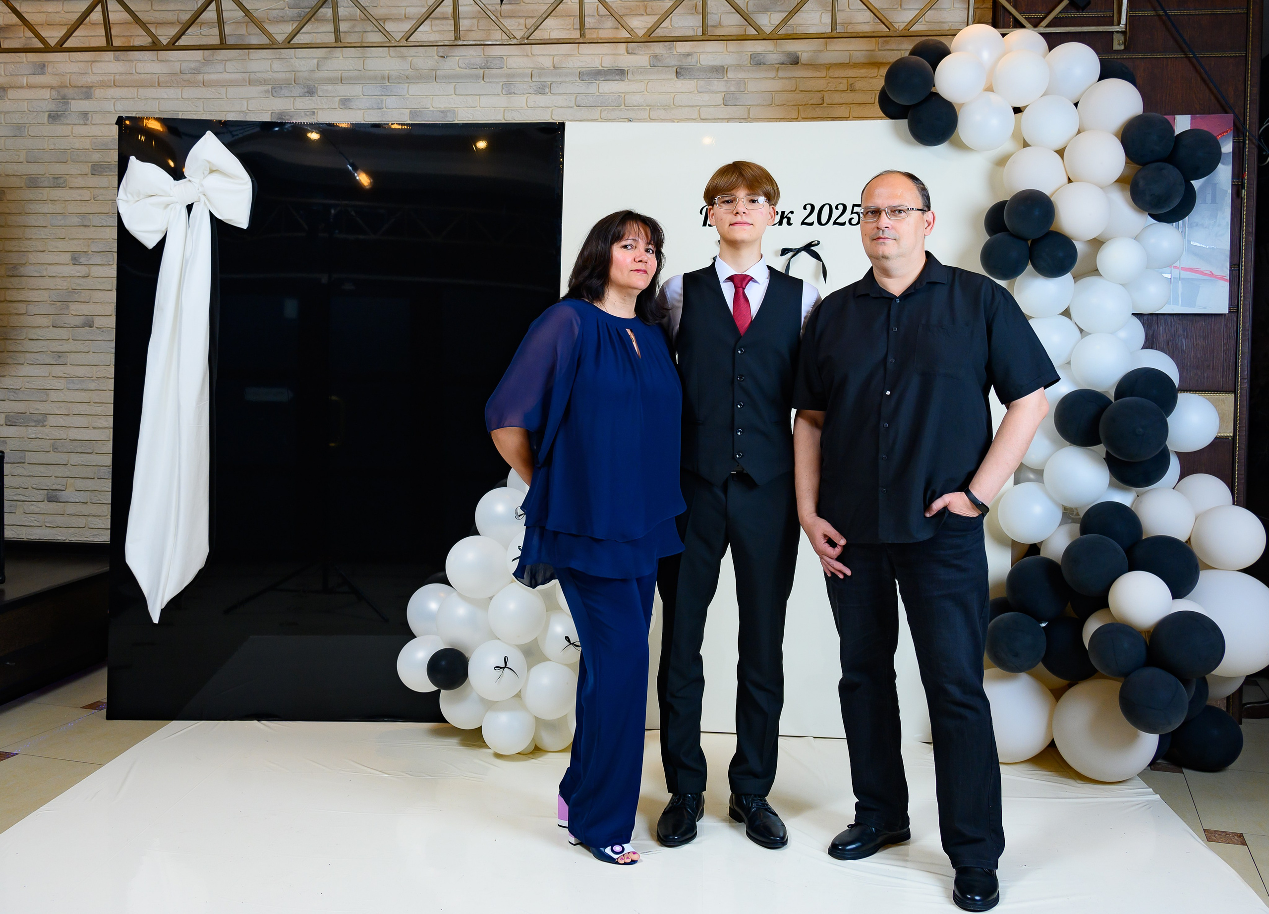 Выпускной 2025 11 кл. Семейный и детский фотограф в Новороссийске Лебедева Елена