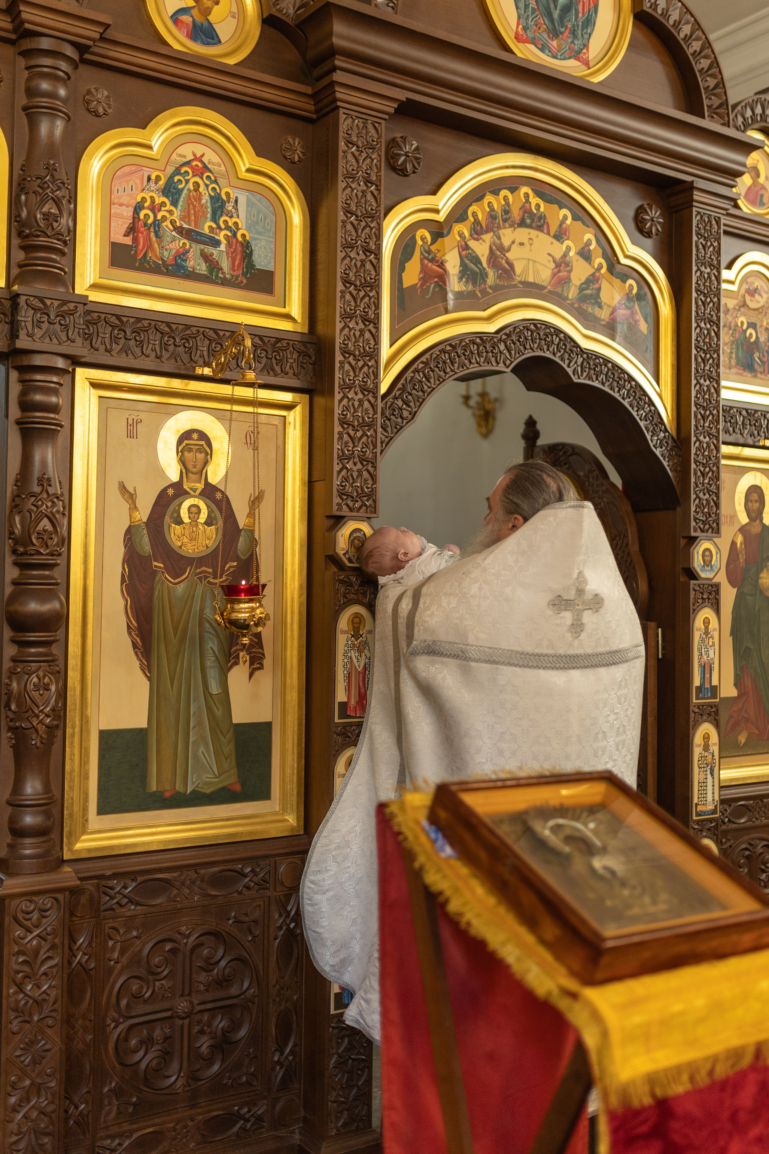 Крещение, Храм во имя Всемилостивого Спаса (на Звёздочке). Фотограф новорожденных. Детский и семейный фотограф Марьяна Юдина