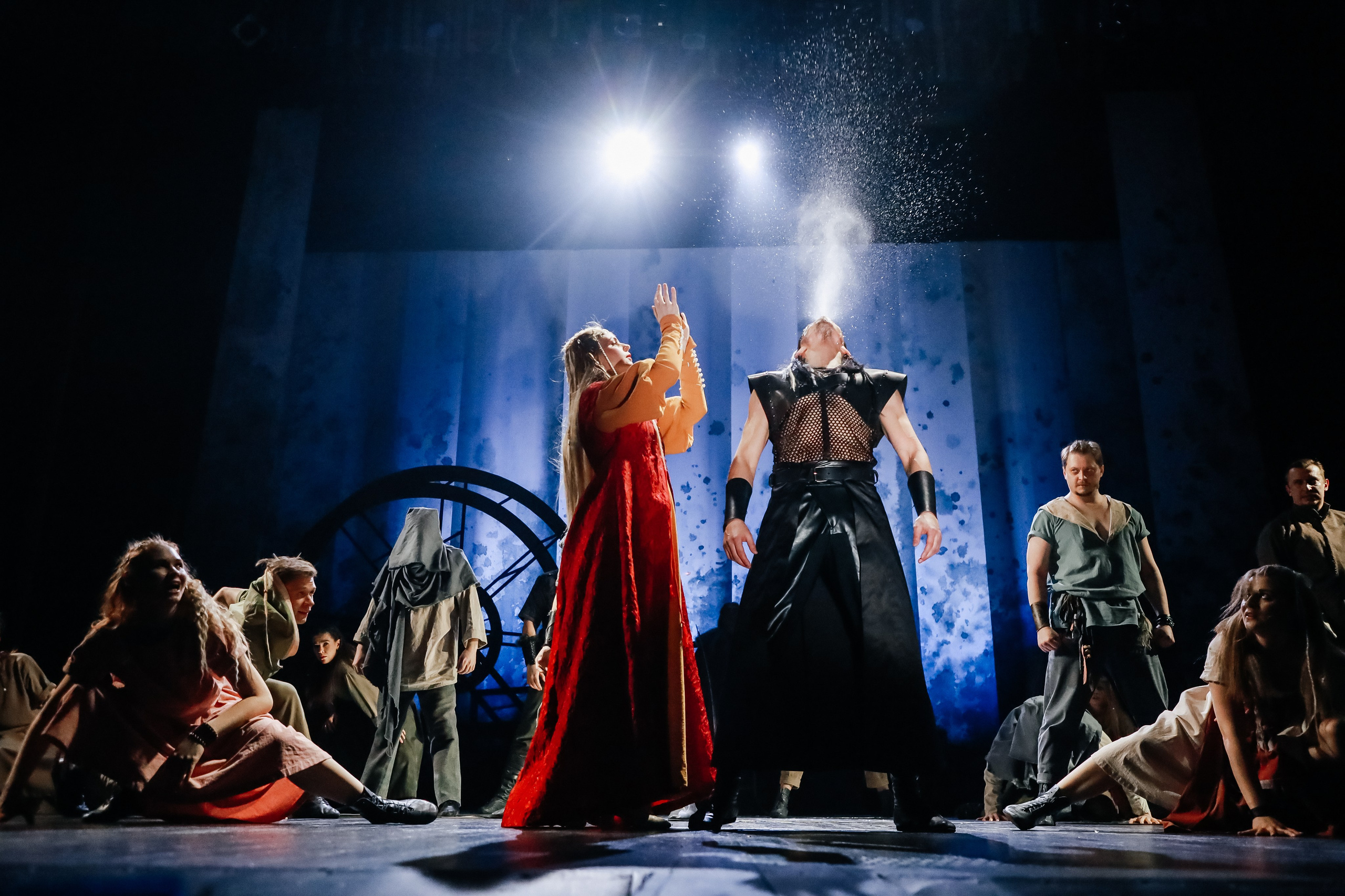 «Яга». Молодежный театр Алтая им. В. С. Золотухина. Режиссёр Дарья Догадова. Фоторепортаж. Театральная фотосъёмка