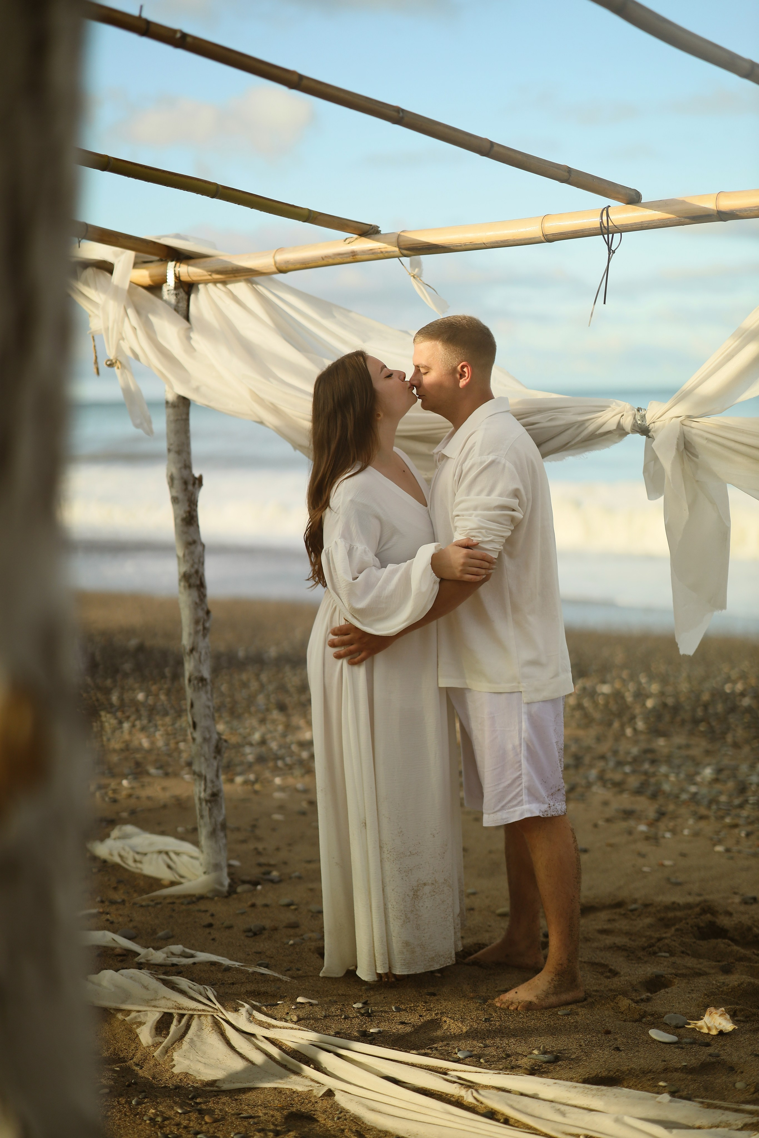 Семейная фотосессия на пляже в Сухуме. Свадебный и семейный фотограф в Абхазии Жанна Соснина