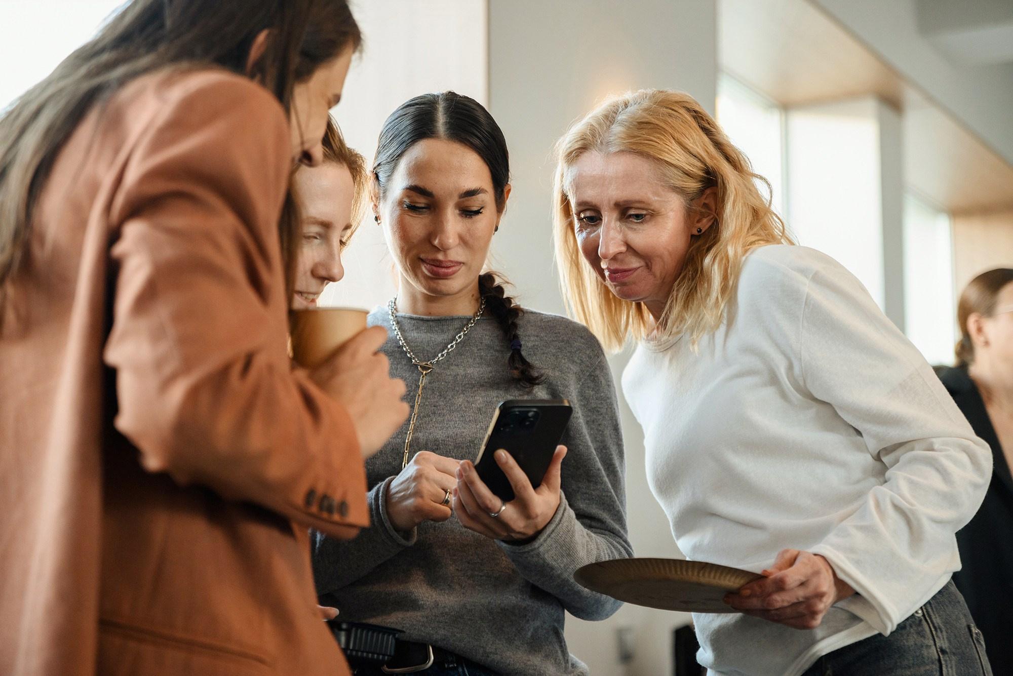 Репортажная сьёмка для R1.Lab Открытие нового офиса!. Константин Солодянкин — свадебный и репортажный фотограф в Екатеринбурге и Верхней Пышме