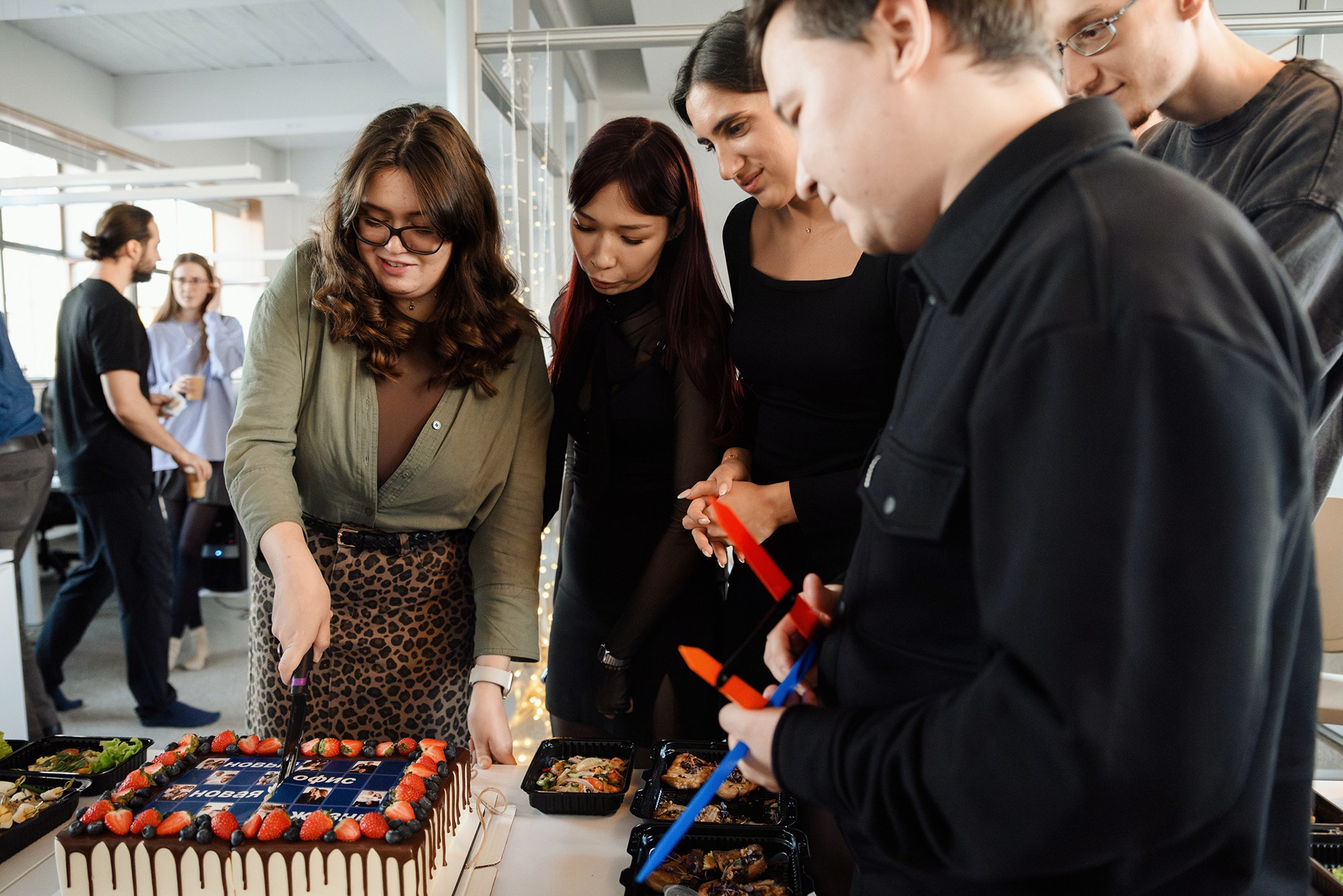 Репортажная сьёмка для R1.Lab Открытие нового офиса!. Константин Солодянкин — свадебный и репортажный фотограф в Екатеринбурге и Верхней Пышме