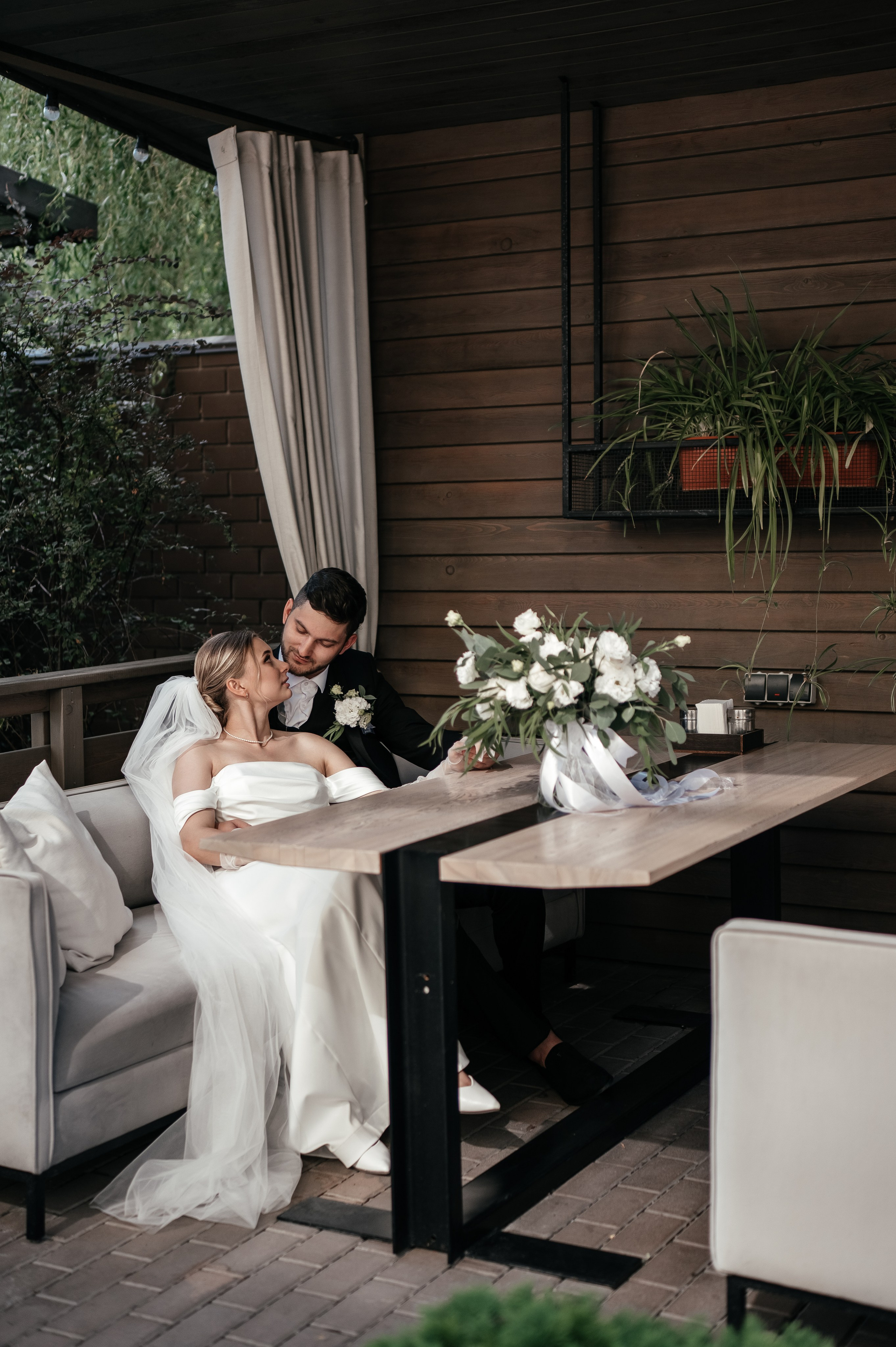 Даниил и Валерия. Черная утка. Полный день. Фотограф Екатерина Бочарникова