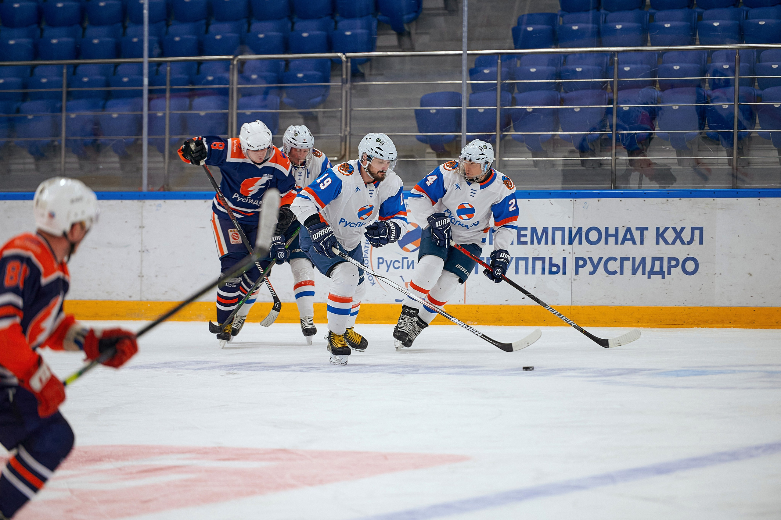 Портфолио репортажной фотосъёмки: Кристалл арена — Хоккей — РусГидро. Фотограф Яковлев Роман — Красноярск