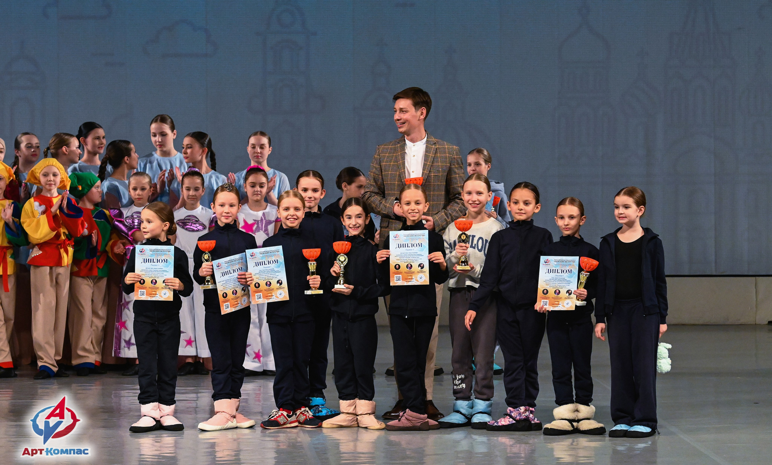 05.10.2025 Всероссийский фестиваль талантов «НЕВСКИЕ ВСТРЕЧИ» г. Санкт-Петербург. Медиастудия Фото Концепт