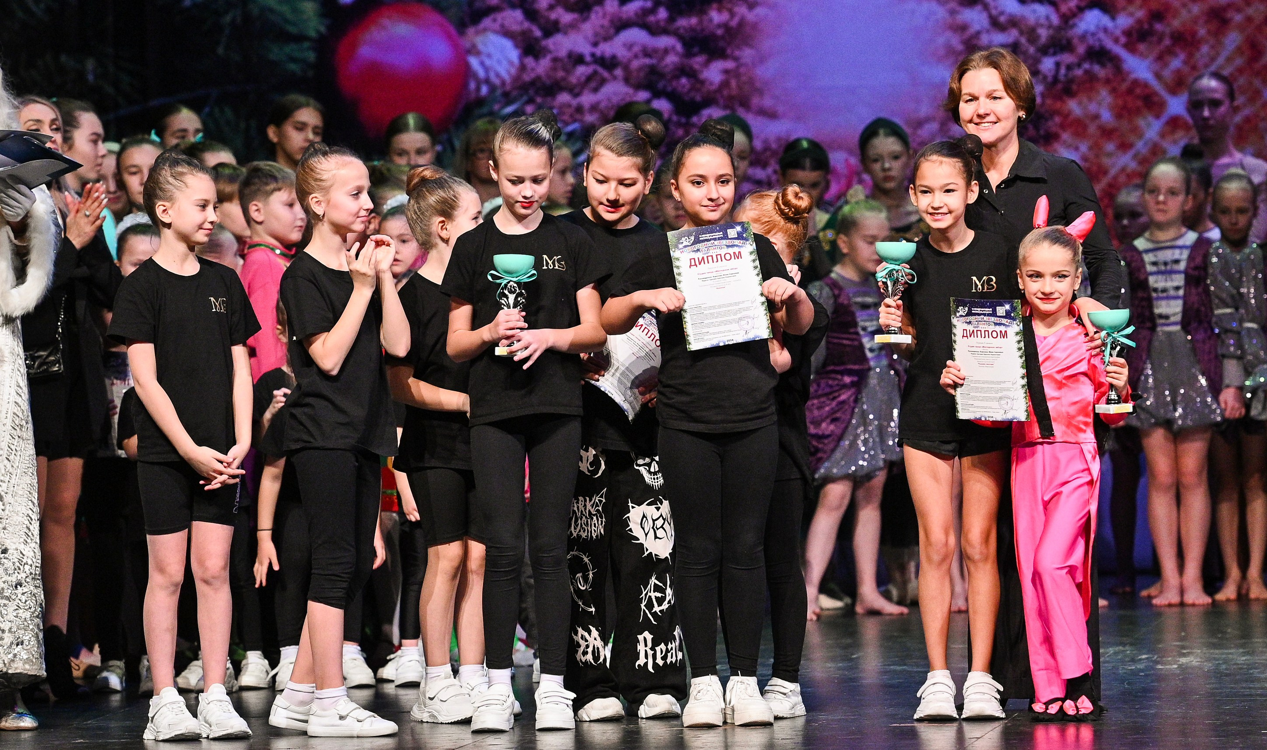 14.11.2024 «Новогодний Звездопад Талантов» Фестивальное движение «Шаг к мечте» г. Москва. Медиастудия Фото Концепт