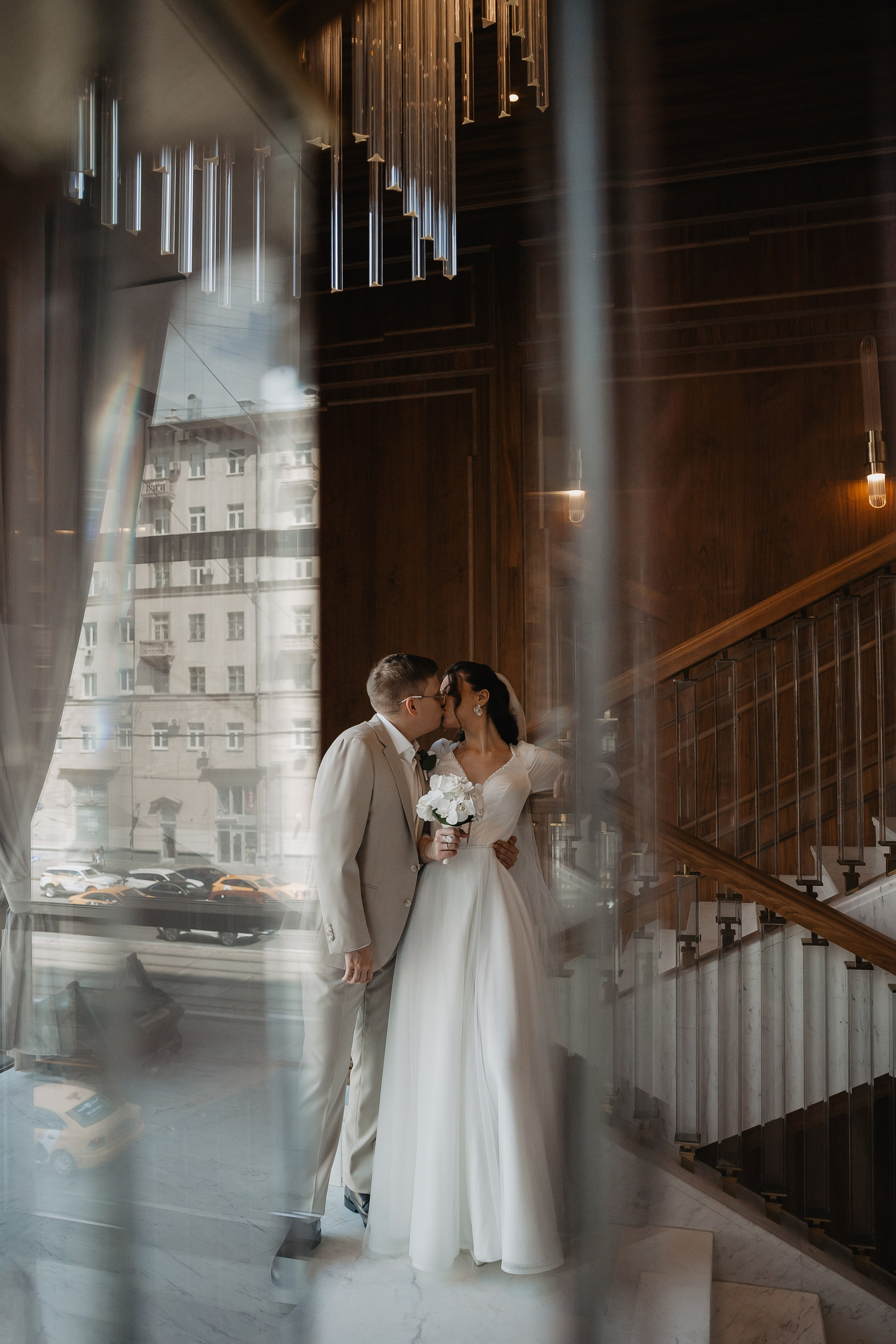 Свадебная фотосессия в отеле Marriott Imperial Plaza. Свадебный фотограф в Москве Дарья Олендарёва