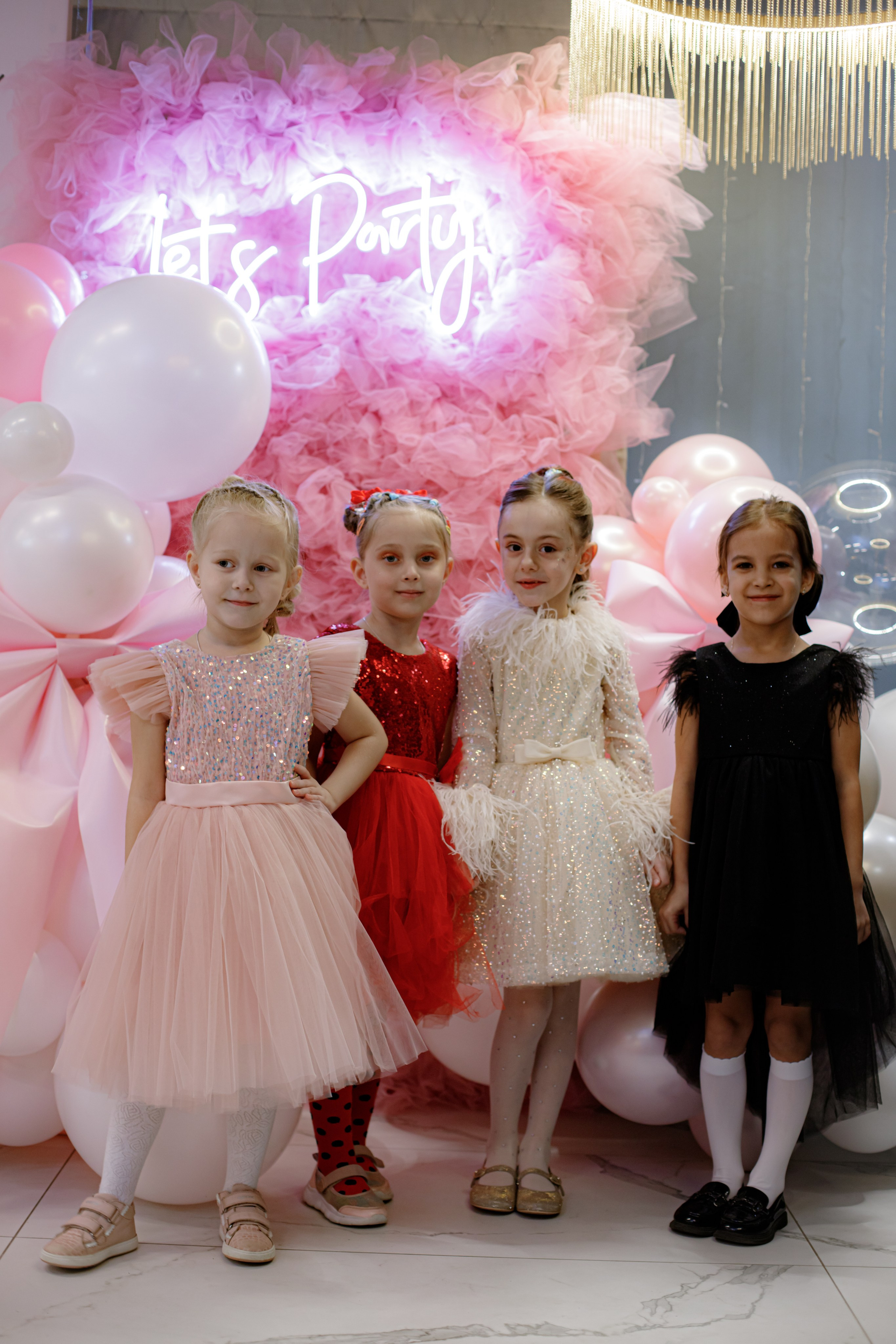 ASIA'S BIRTHDAY PARTY. Photokarish