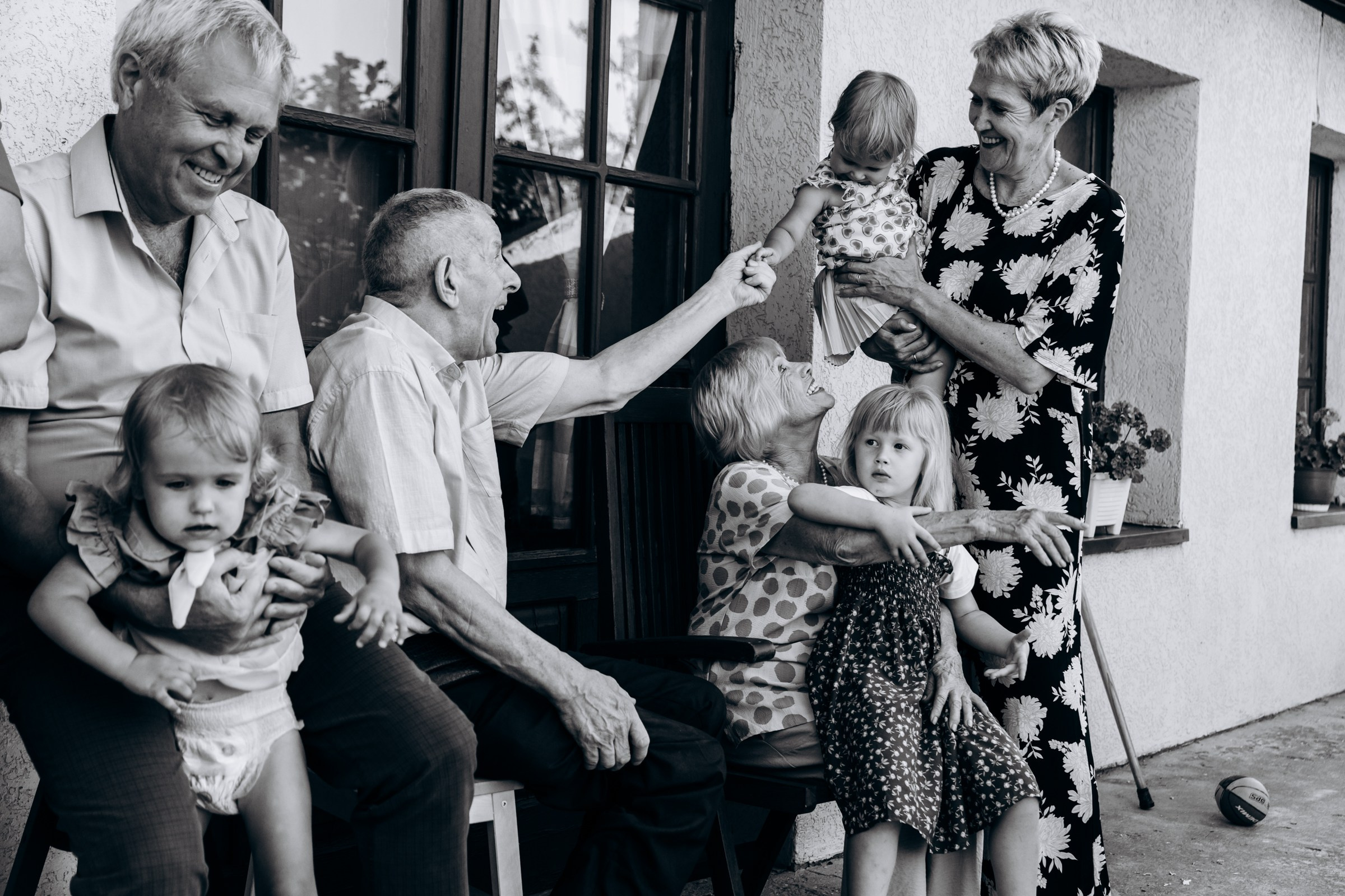 Дети и семьи. На моих фотографиях дети всегда улыбаются и смеются по-настоящему. Я знаю что для этого нужно. Применяю секретный секрет). Фотограф в Крыму — Федор зайцев. Свадебная, семейная и портретная съёмка. Фотографии для контента, для бизнеса. Корпоративная съёмка