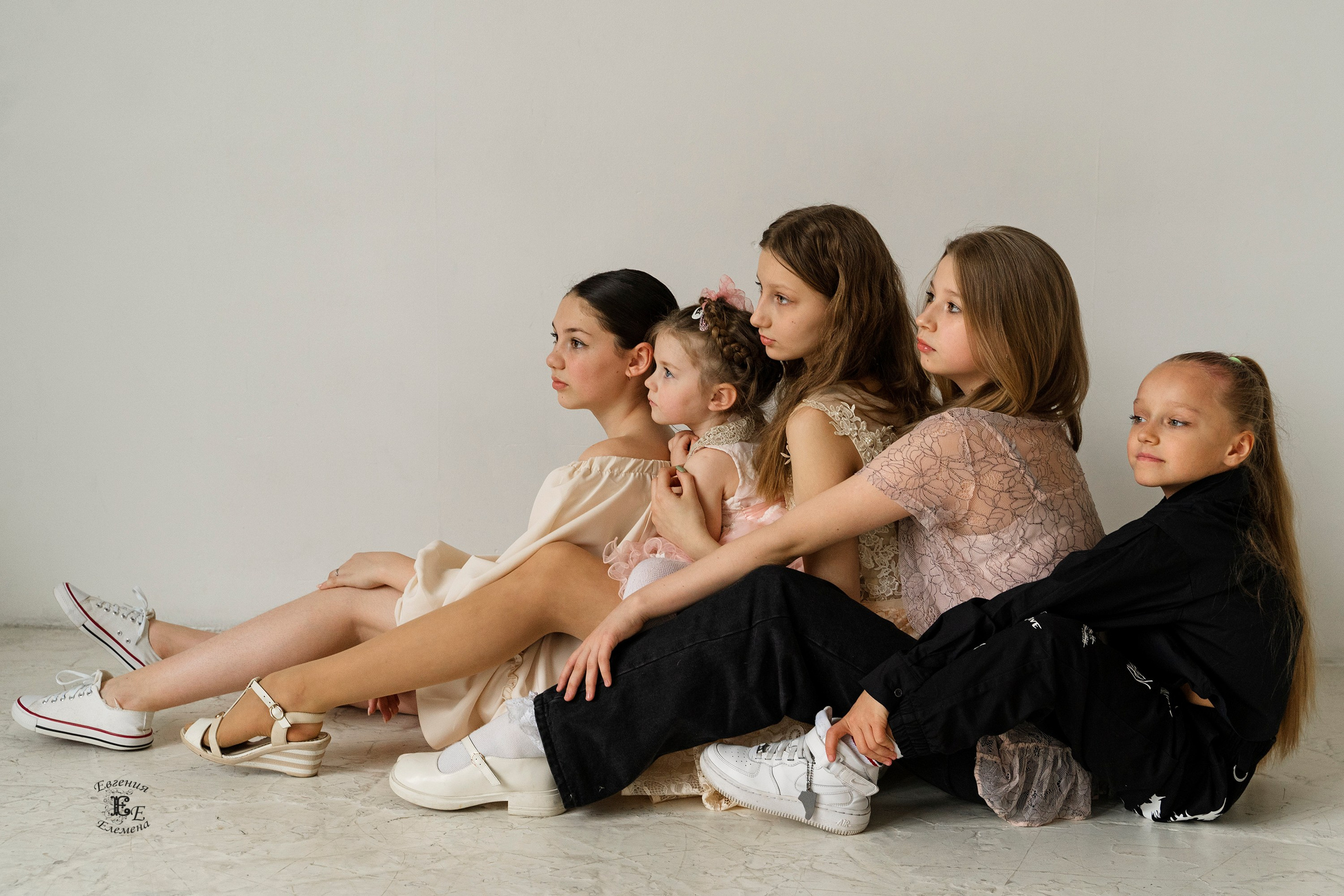 Фотосъемка Таисии и подружек. Семейный и портретный фотограф в Санкт-Петербурге Евгения Елемена