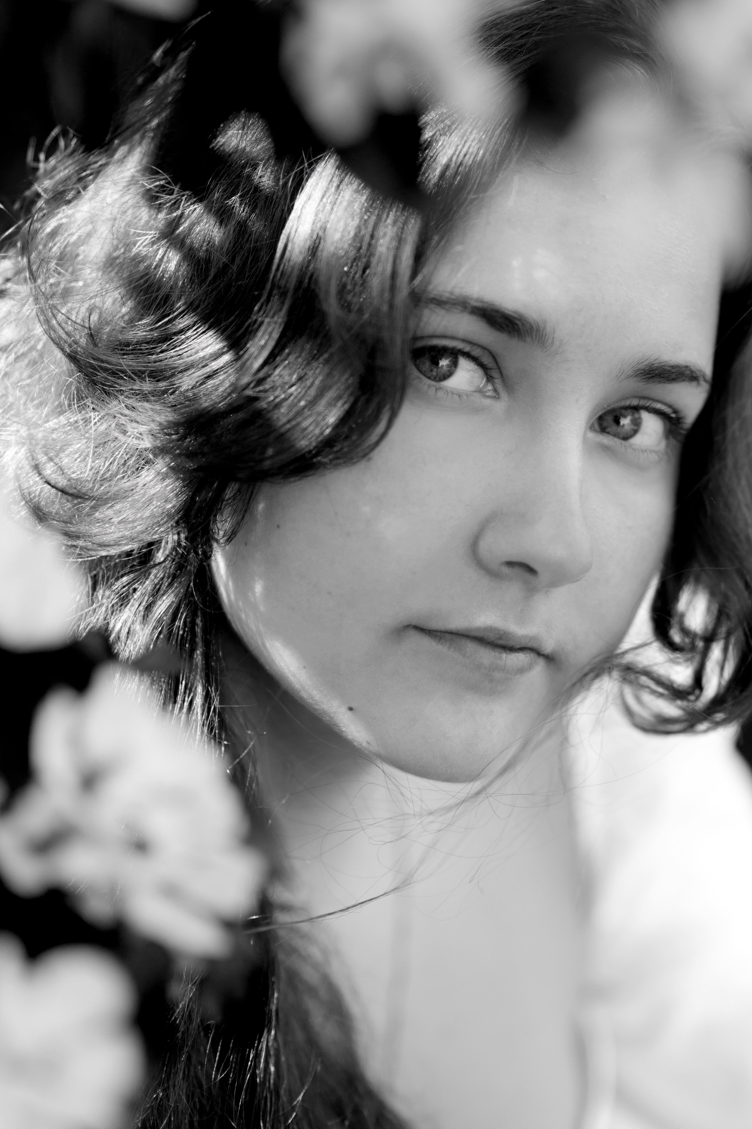 Фотосессия девочки-подростка в Музеоне в цветении. Главная