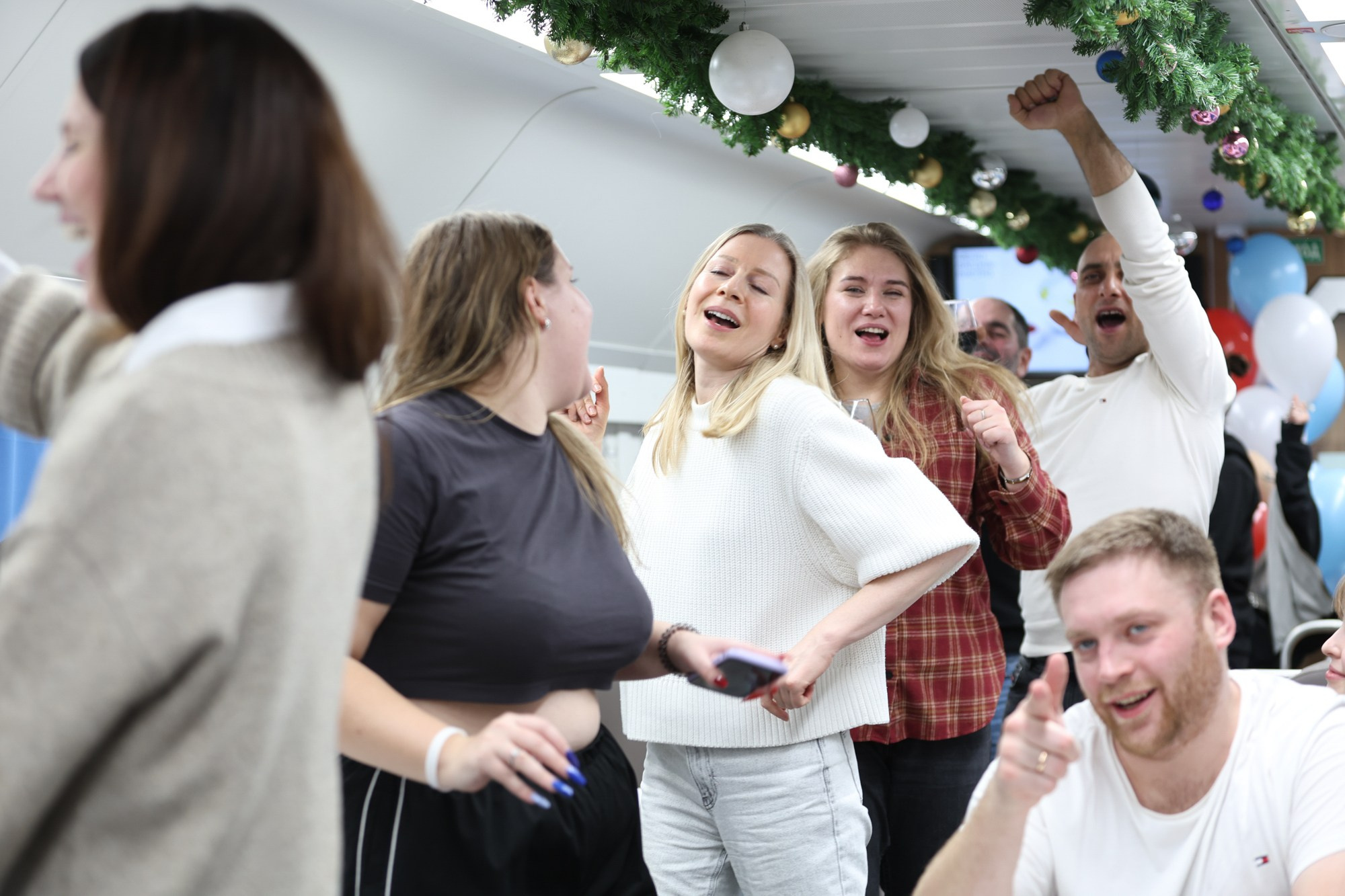 Первый рейс поезда «Аврора». Фотограф Дарья Попова