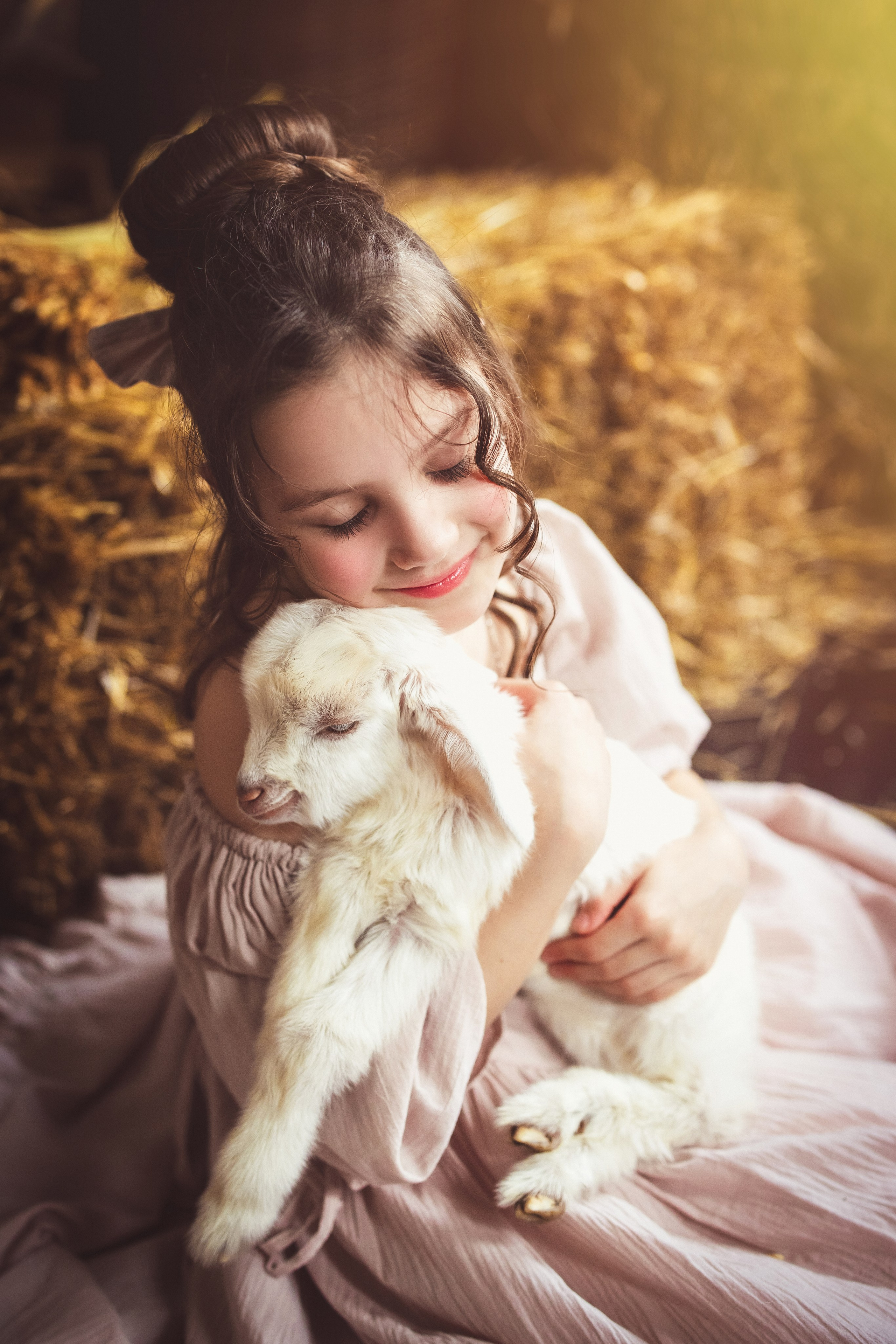 Пасхальный фотопроект с козочкой и утятами, в фотостудии «Эль» 2024 г. Семейный и детский фотограф в Краснодаре Анна Трашкова