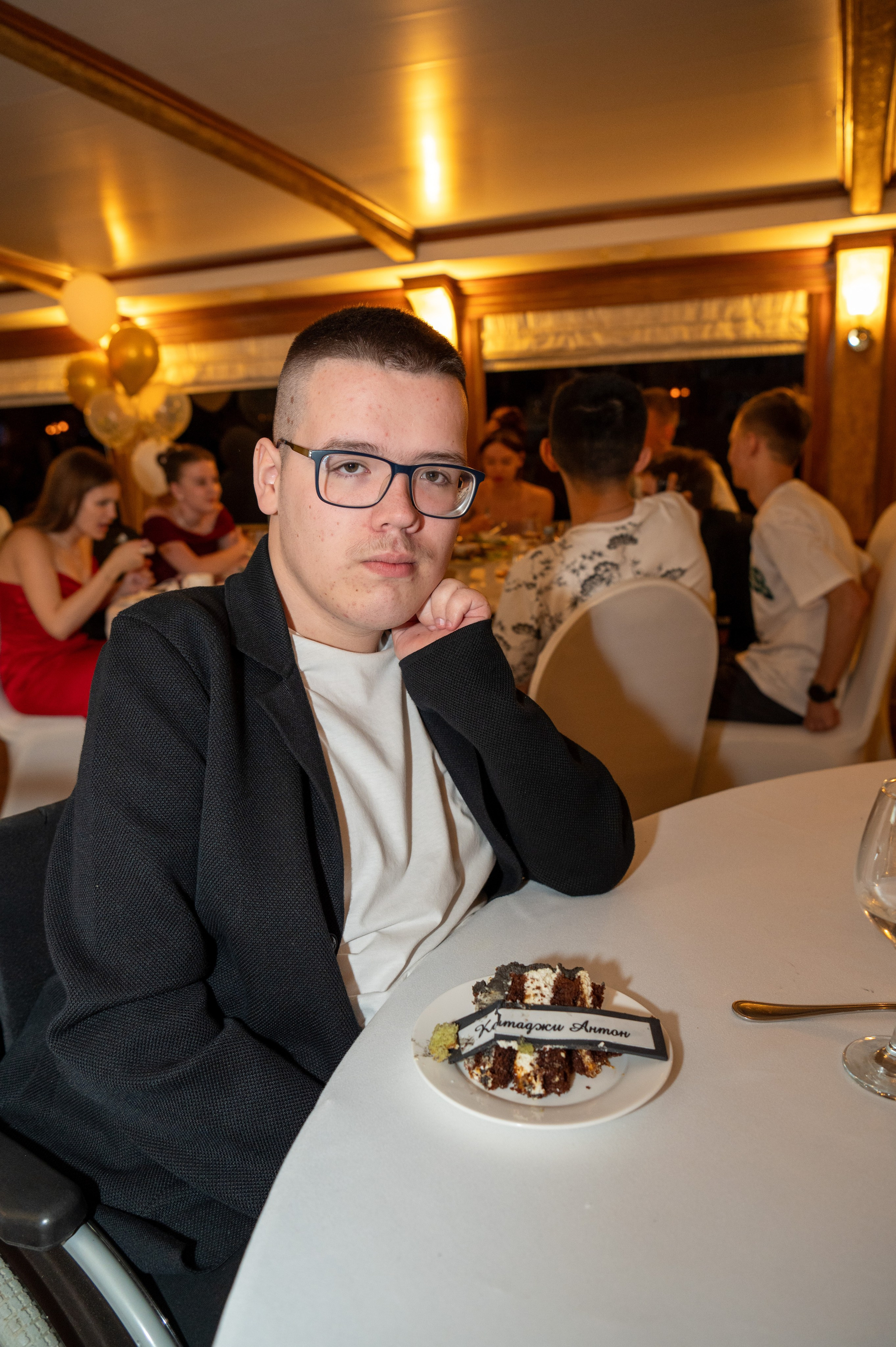 Выпускной вечер 11 класс на теплоходе. Детский и семейный фотограф г. Москва Оксана Катаджи