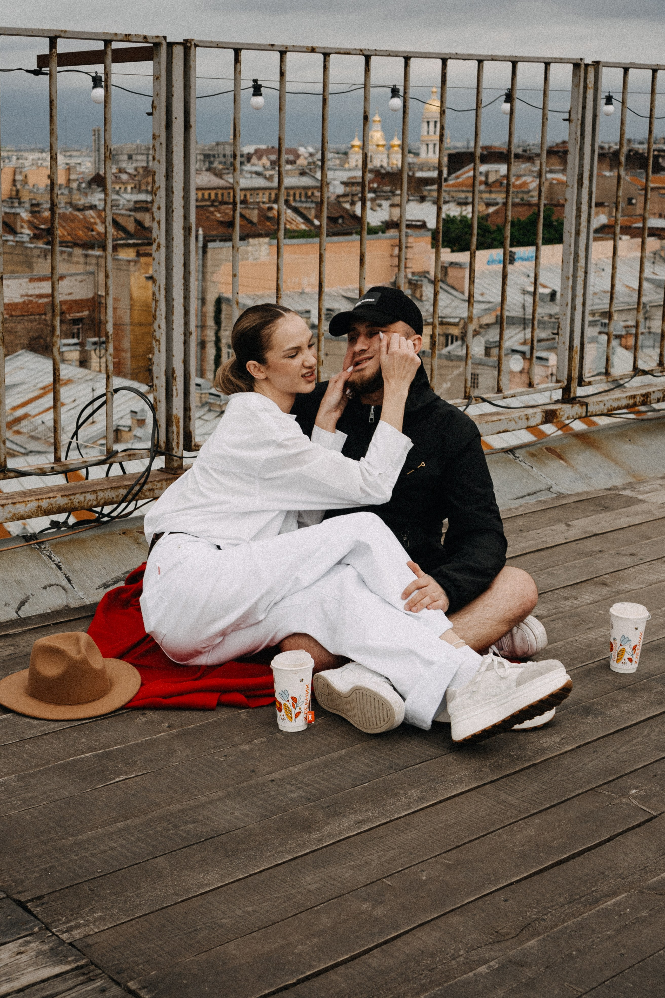 МЫ ГУЛЯЛИ ПРО КРЫШАМ ПИТЕРА. Профессиональный фотограф, Санкт-Петербург — Виктория Богомолова