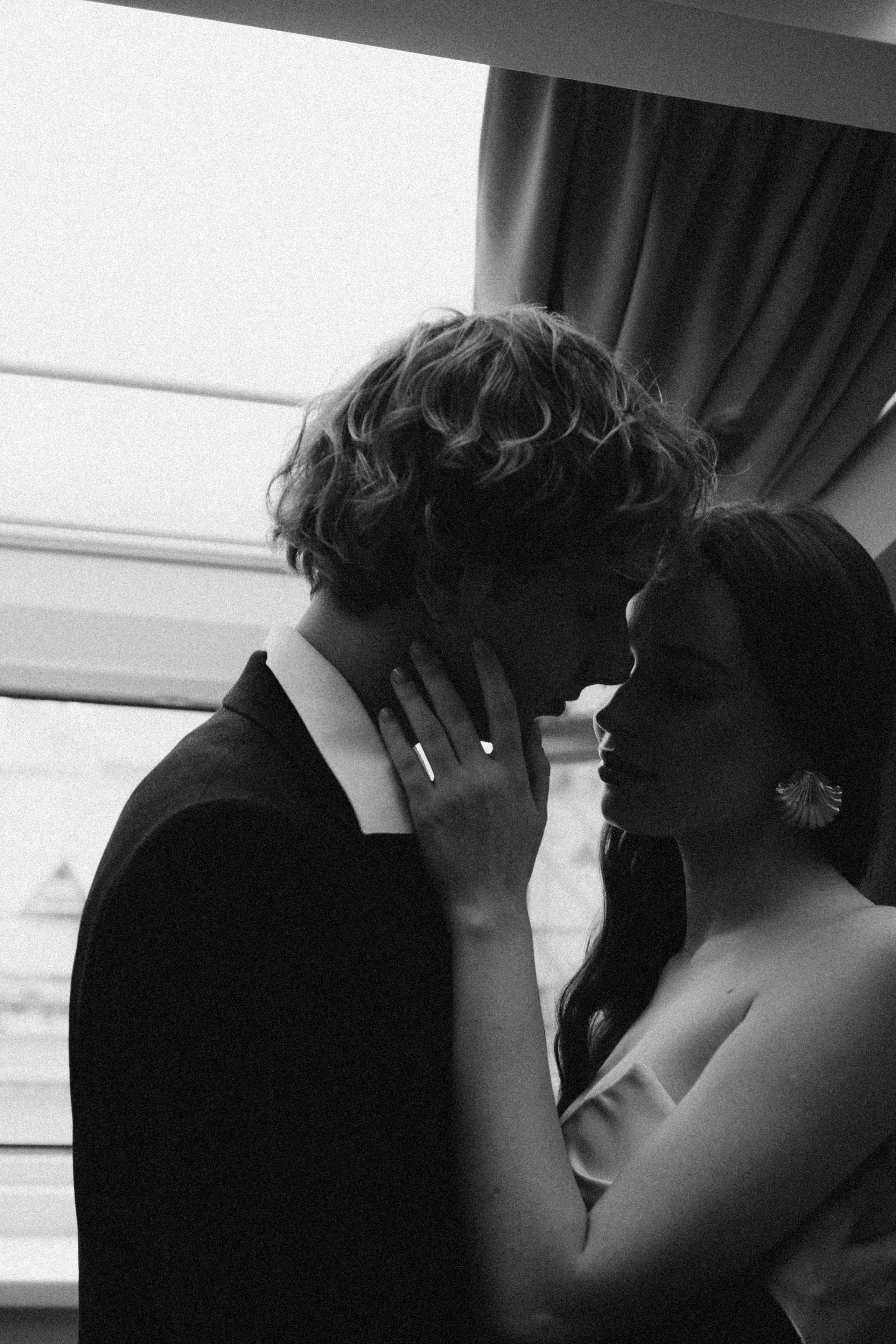 СВАДЕБНАЯ СЬЕМКА В ОТЕЛЕ. СБОРЫ ЖЕНИХА И НЕВЕСТЫ И ТАКЖЕ ТОР И ПОДГОТОВКА К ПРОГУЛКЕ. Профессиональный фотограф, Санкт-Петербург — Виктория Богомолова