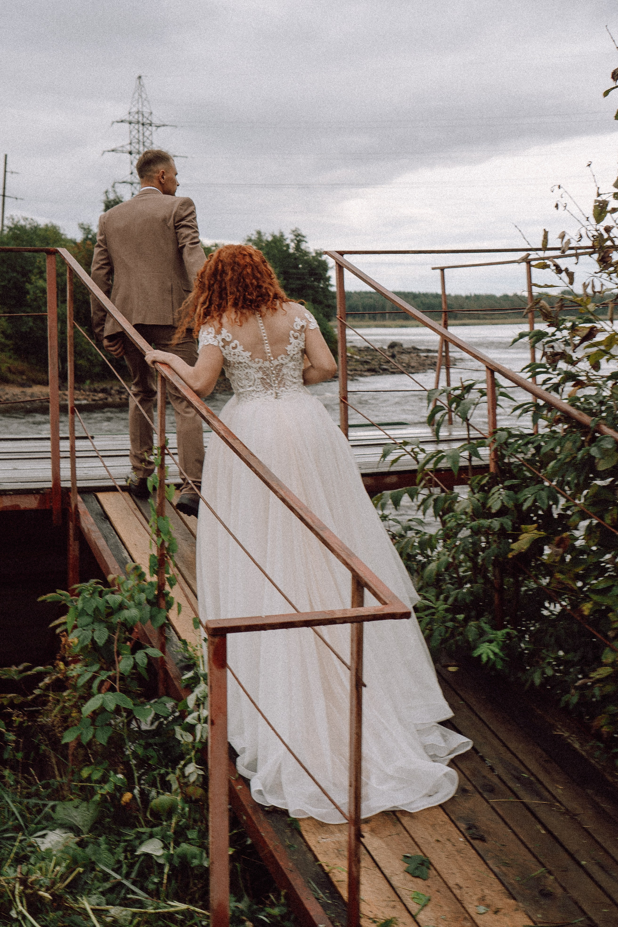 СВАДЕБНАЯ ФОТОСЕССИИЯ ПАРЫ В ГОРОДЕ ПРИОЗЕРСК В СОСНОВОМ ЛЕСУ И С ПИКАПОМ. Профессиональный фотограф, Санкт-Петербург — Виктория Богомолова