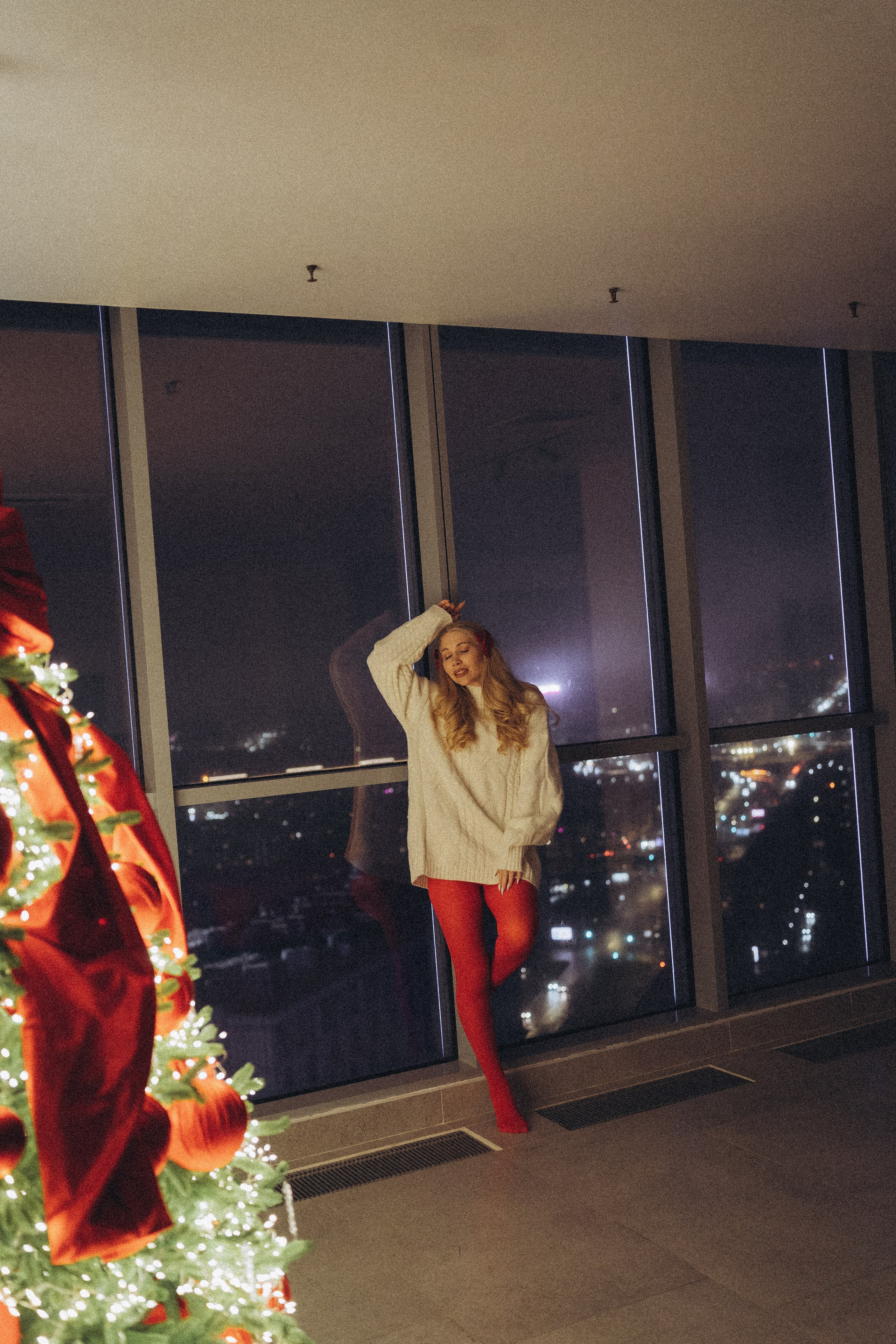 ФОТОСЕССИЯ К НОВОМУ ГОДУ В СТУДИИ С ЕЛОЧКОЙ КРАСИВЫЙ ОБРАЗ. Профессиональный фотограф, Санкт-Петербург — Виктория Богомолова