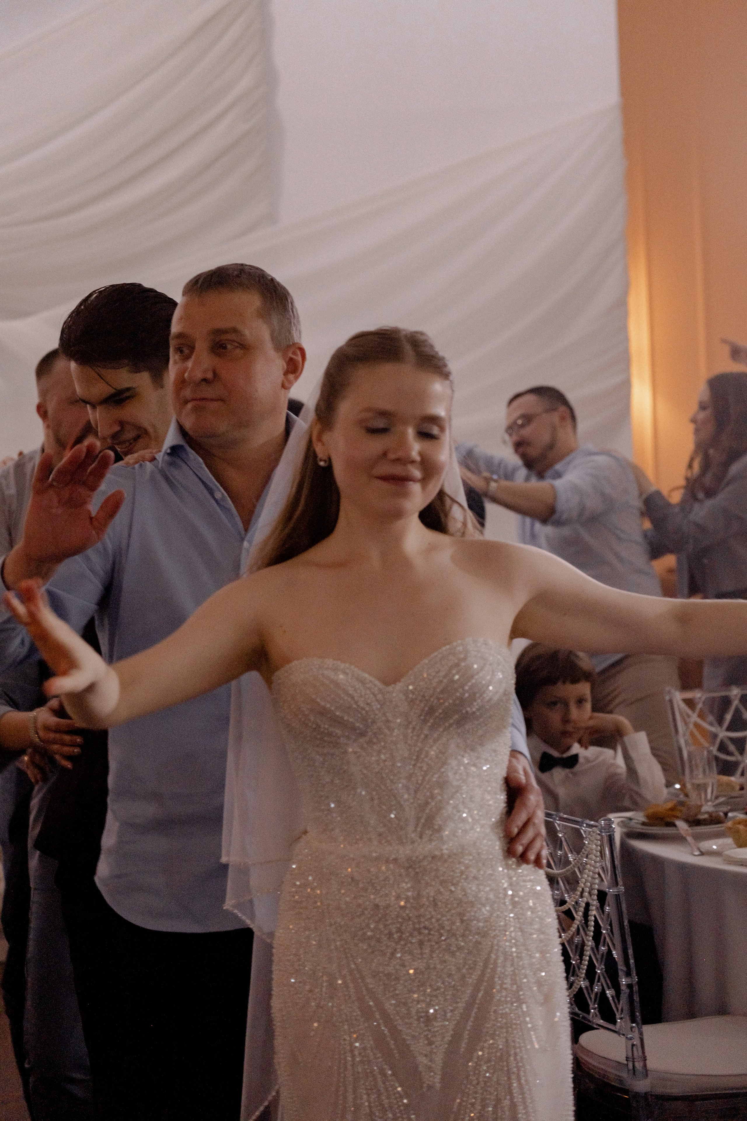 СВАДЕБНЫЙ БАНКЕТ (СНЯТО В СИБИРЕ В НИЖНЕВАРТОВСКЕ). Профессиональный фотограф, Санкт-Петербург — Виктория Богомолова